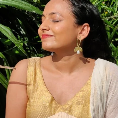 2 Leaf Earring With White Pearl - Image 6
