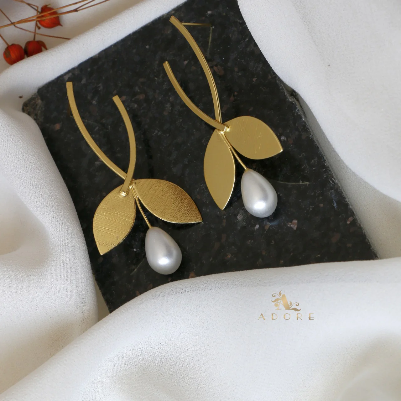 2 Leaf Earring With White Pearl - Image 8