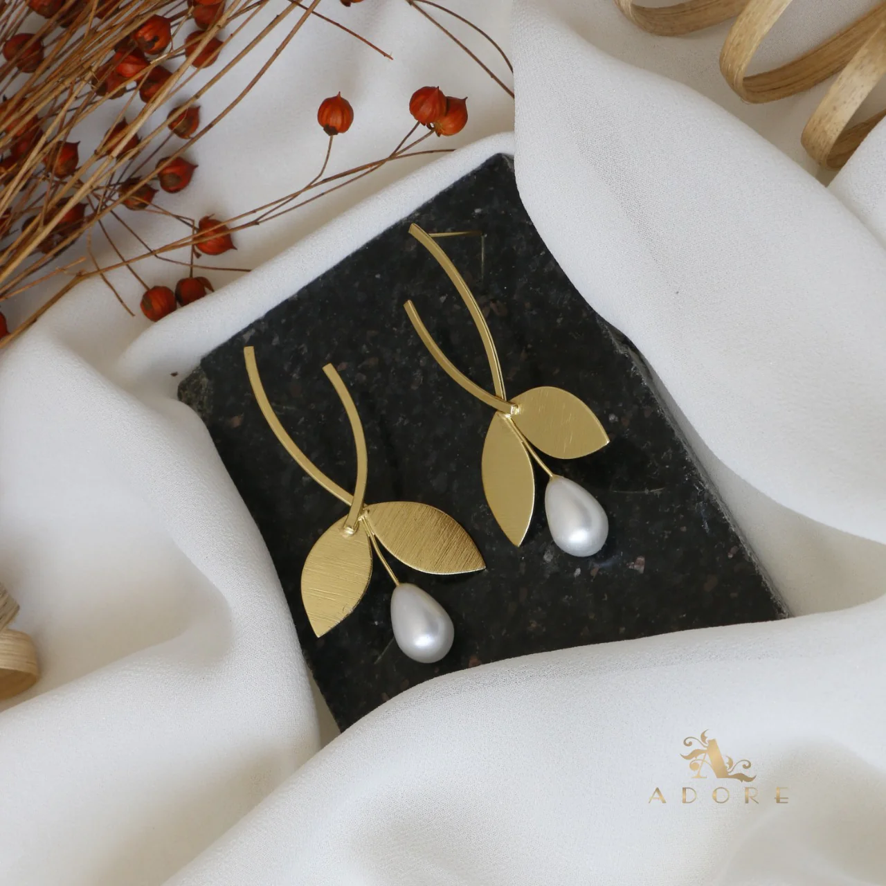 2 Leaf Earring With White Pearl - Image 9