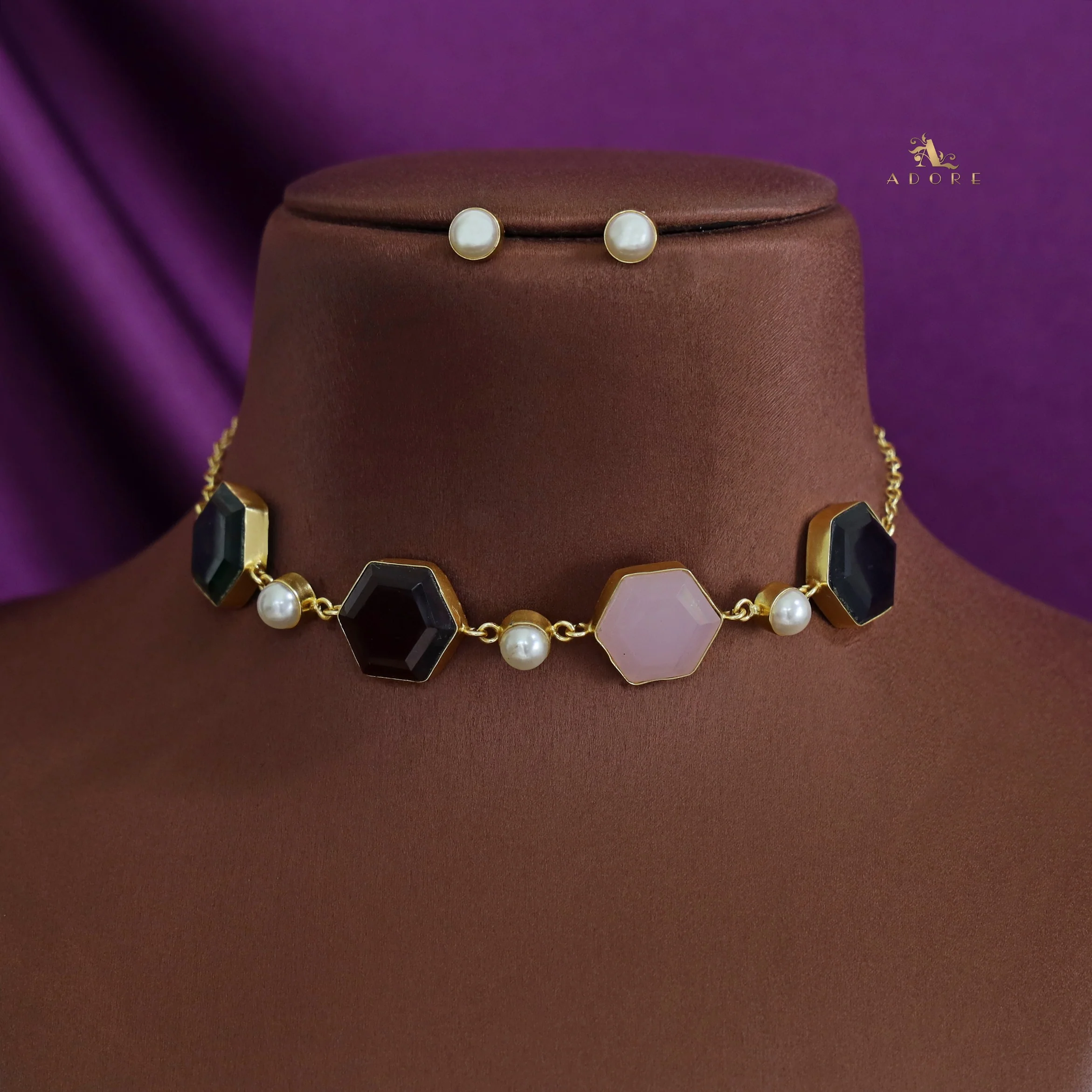 4 Hexa Glossy Pearl Choker with Stud - Image 10