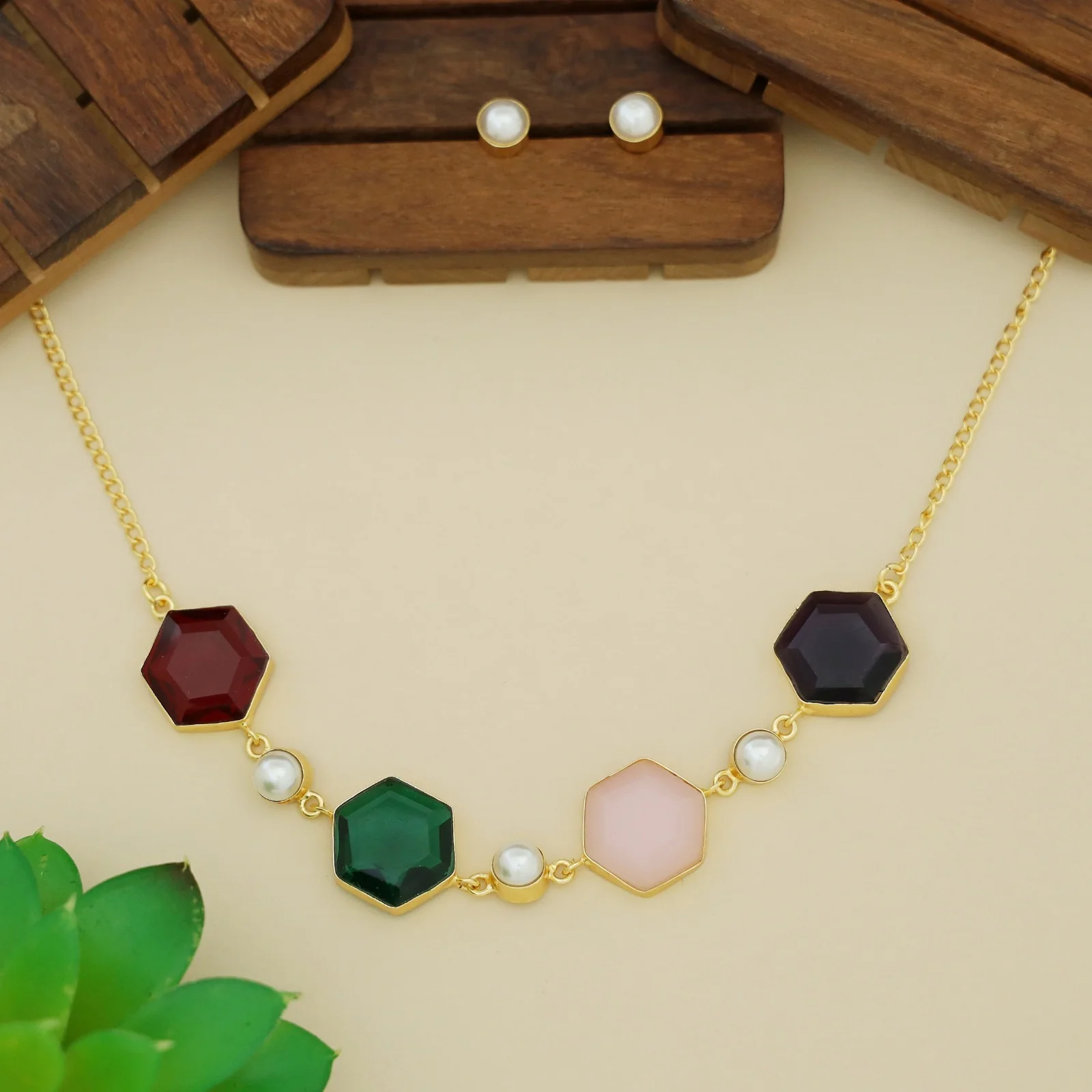 4 Hexa Glossy Pearl Choker with Stud - Image 4