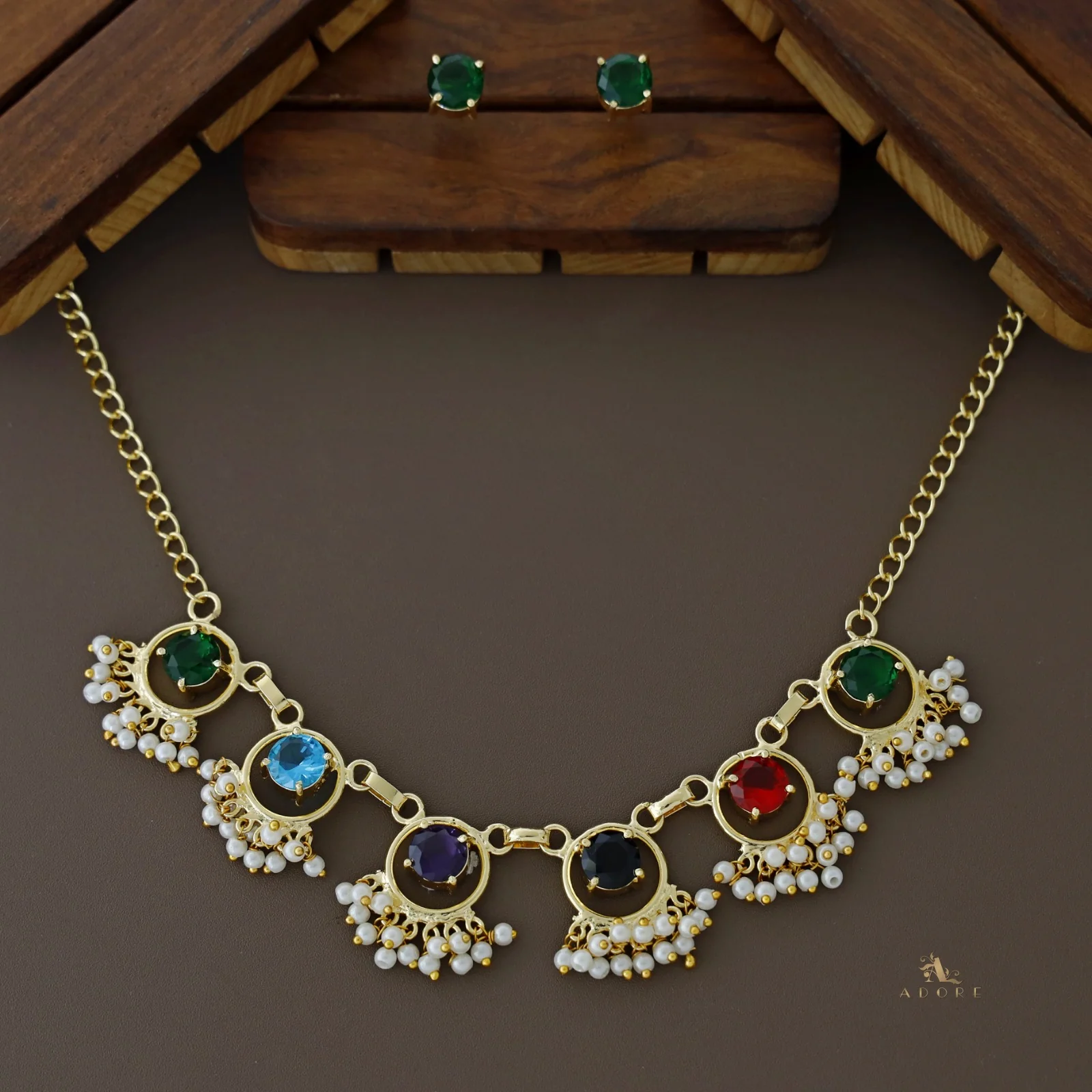6 Stone Circle Short Neckpiece With Stud - Image 2