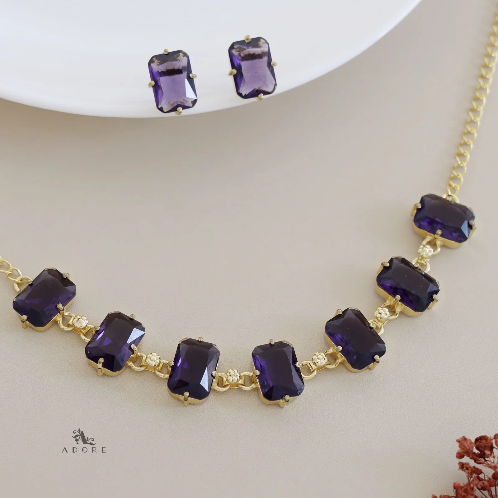 7 Stone Milaana Glossy Rectangle Choker With Stud - Image 10