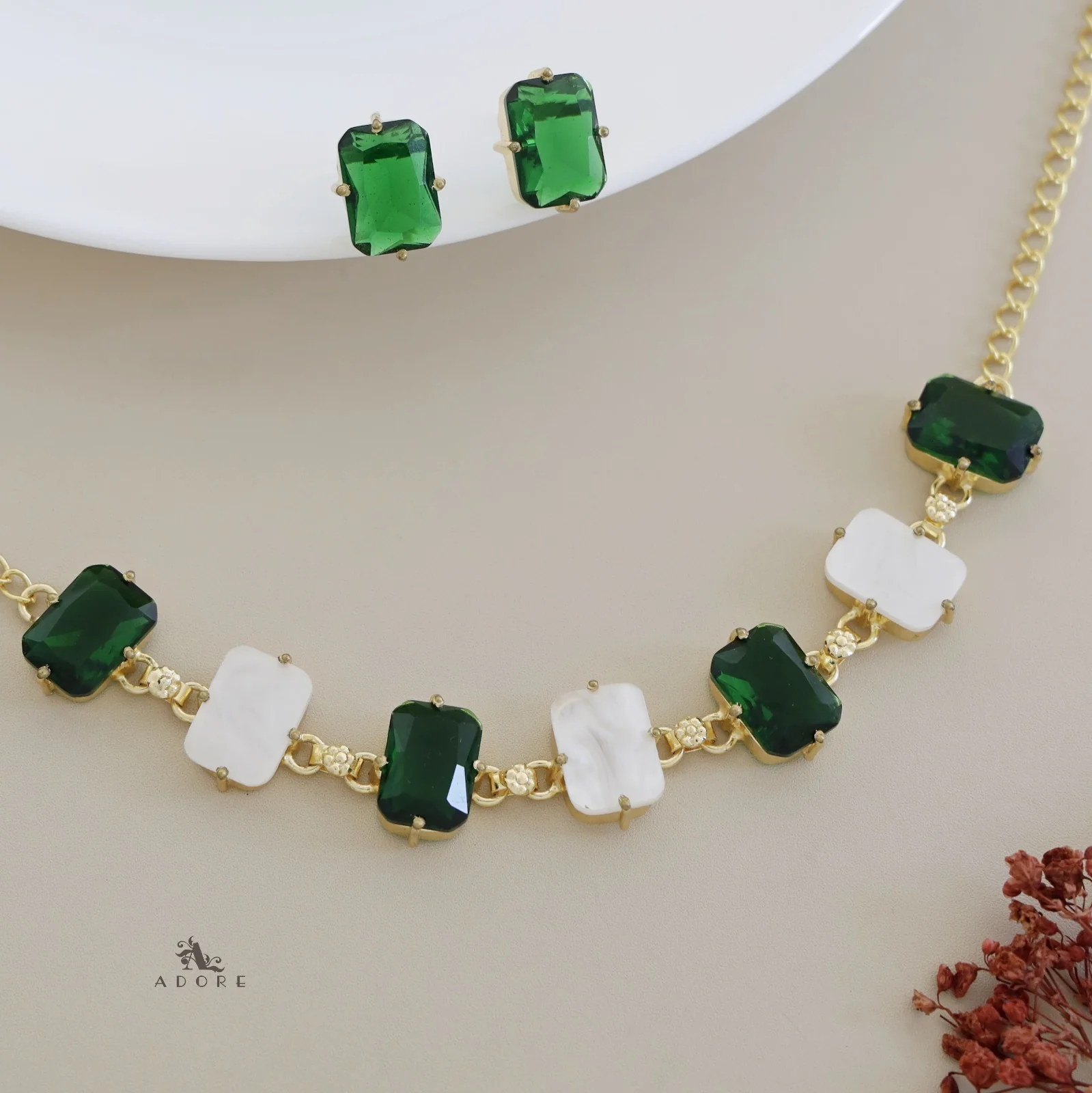 7 Stone Milaana Glossy Rectangle Choker With Stud - Image 11
