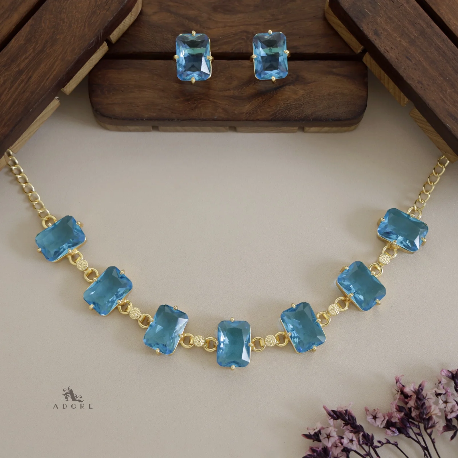 7 Stone Milaana Glossy Rectangle Choker With Stud - Image 13