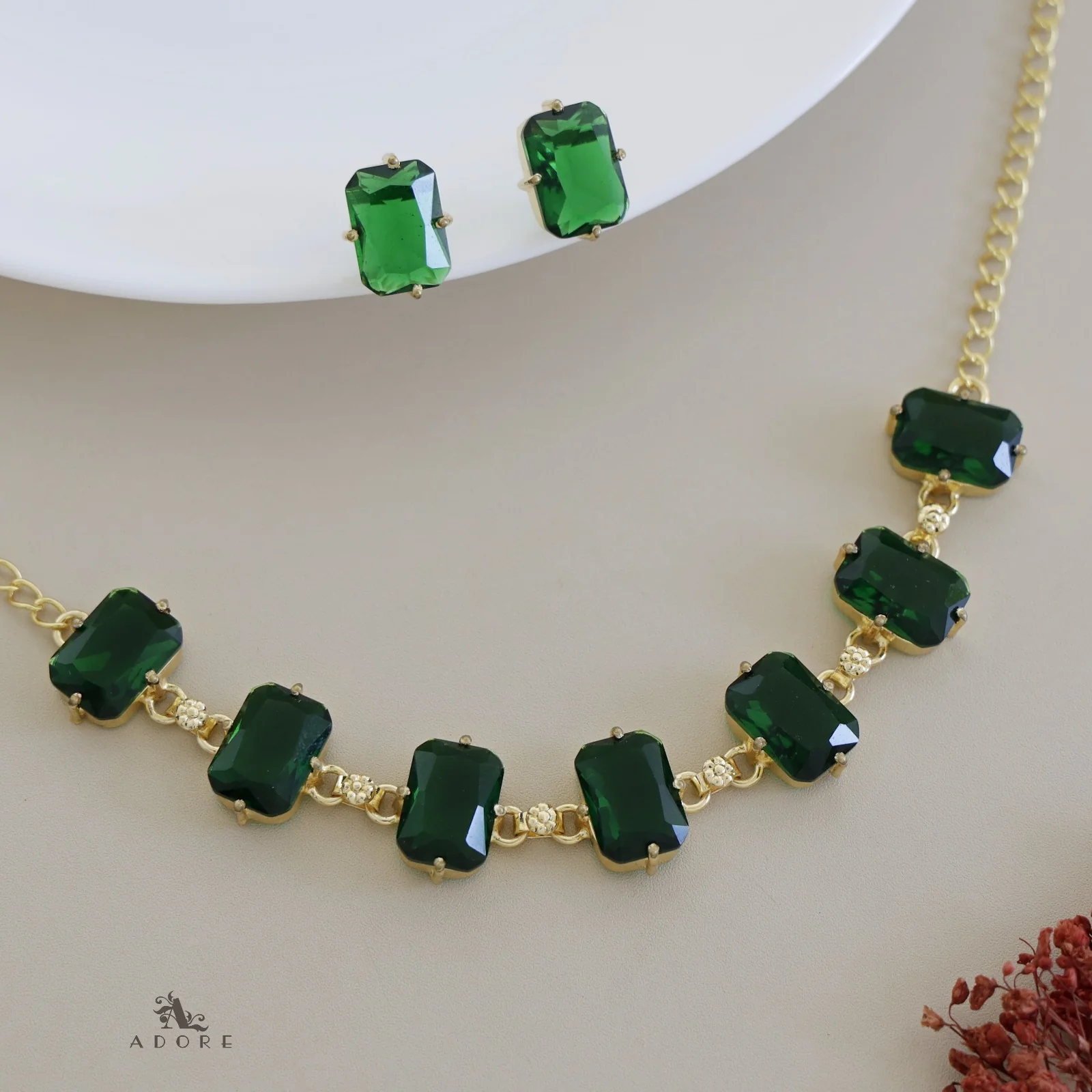 7 Stone Milaana Glossy Rectangle Choker With Stud - Image 7