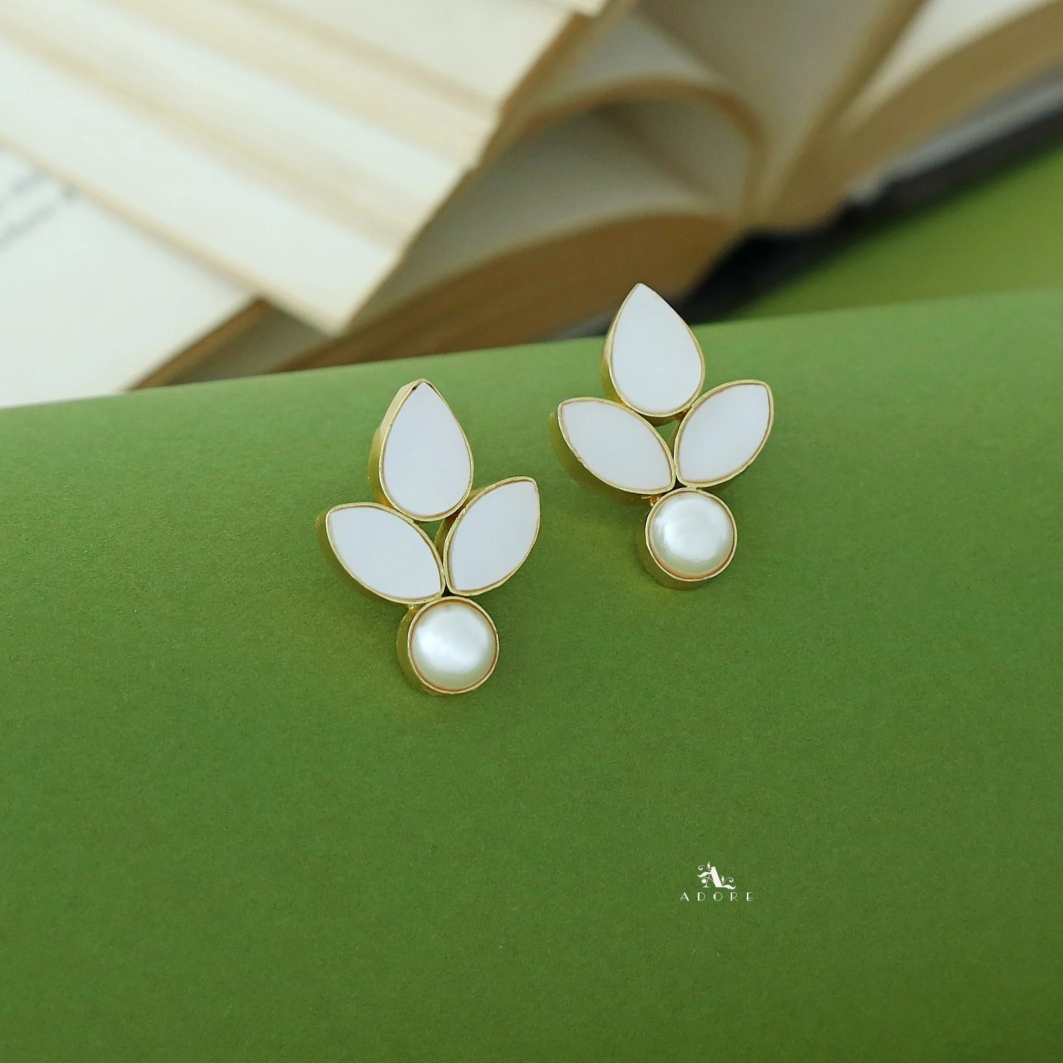 Heria Mop Pearl Glossy Drop Earring - Image 13