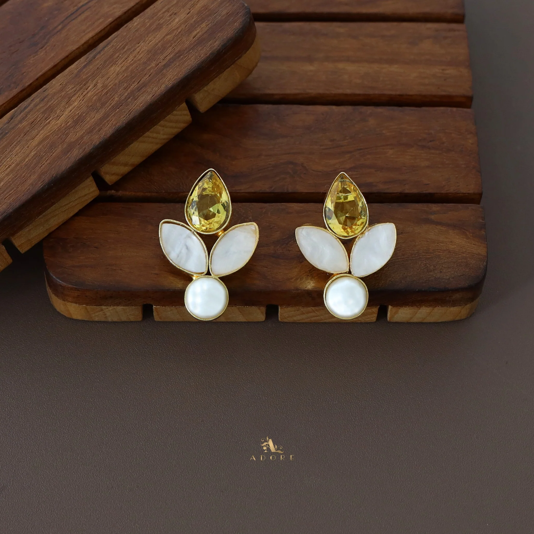 Heria Mop Pearl Glossy Drop Earring - Image 2