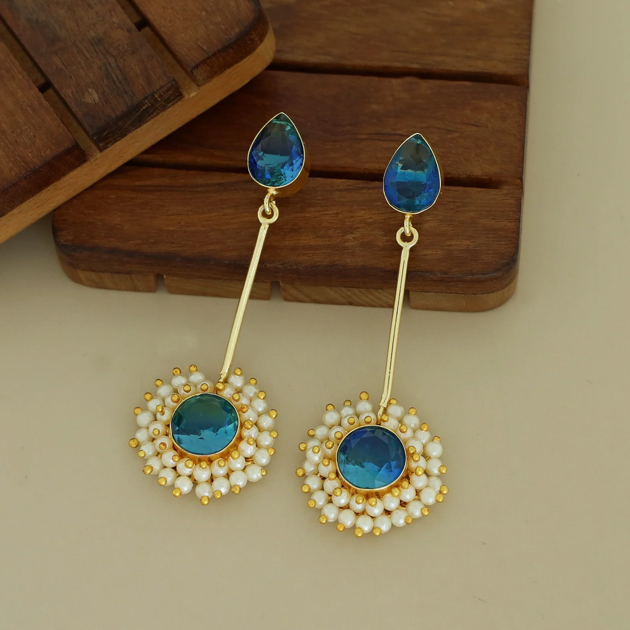 Aabheri Stem Glossy With Pearl Earring - Image 4