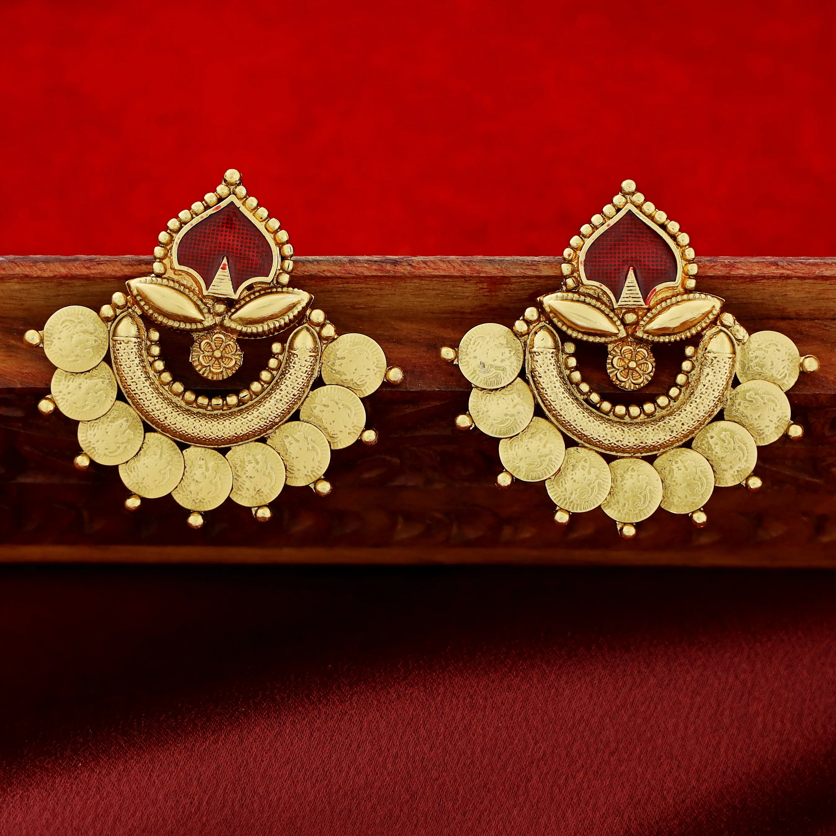 Aadhavi Kashi Enamel Palakka Earring - Image 4