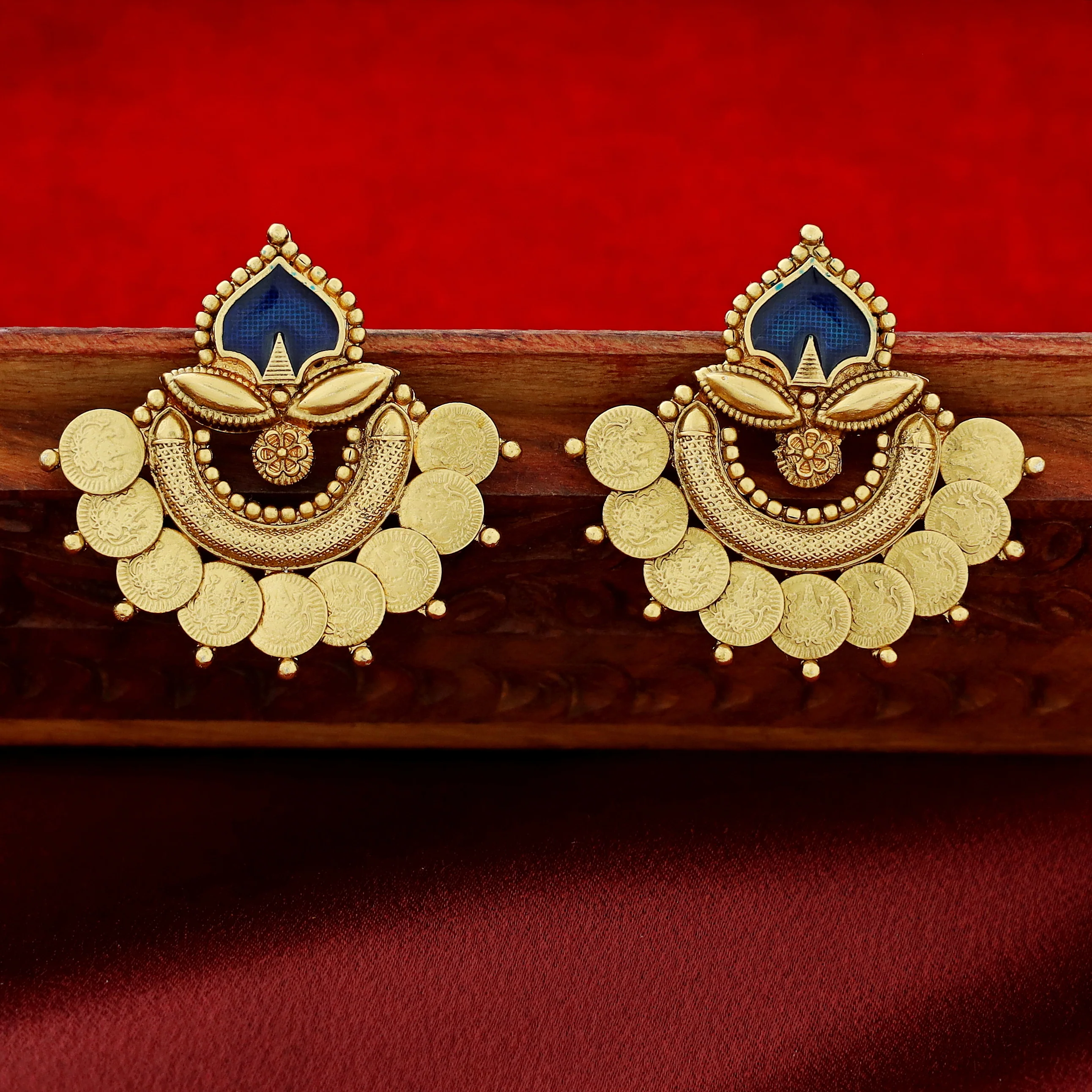 Aadhavi Kashi Enamel Palakka Earring - Image 5