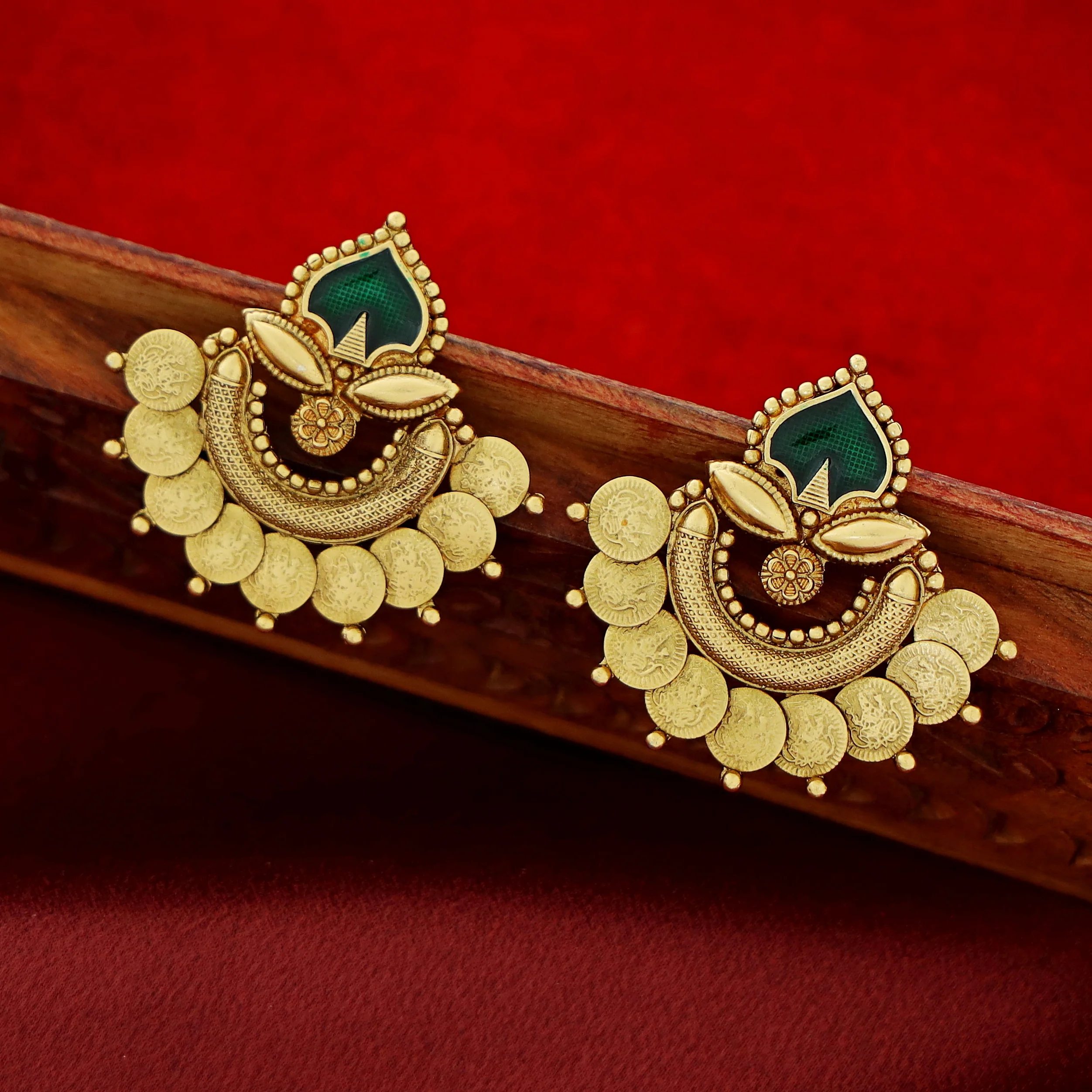 Aadhavi Kashi Enamel Palakka Earring - Image 6