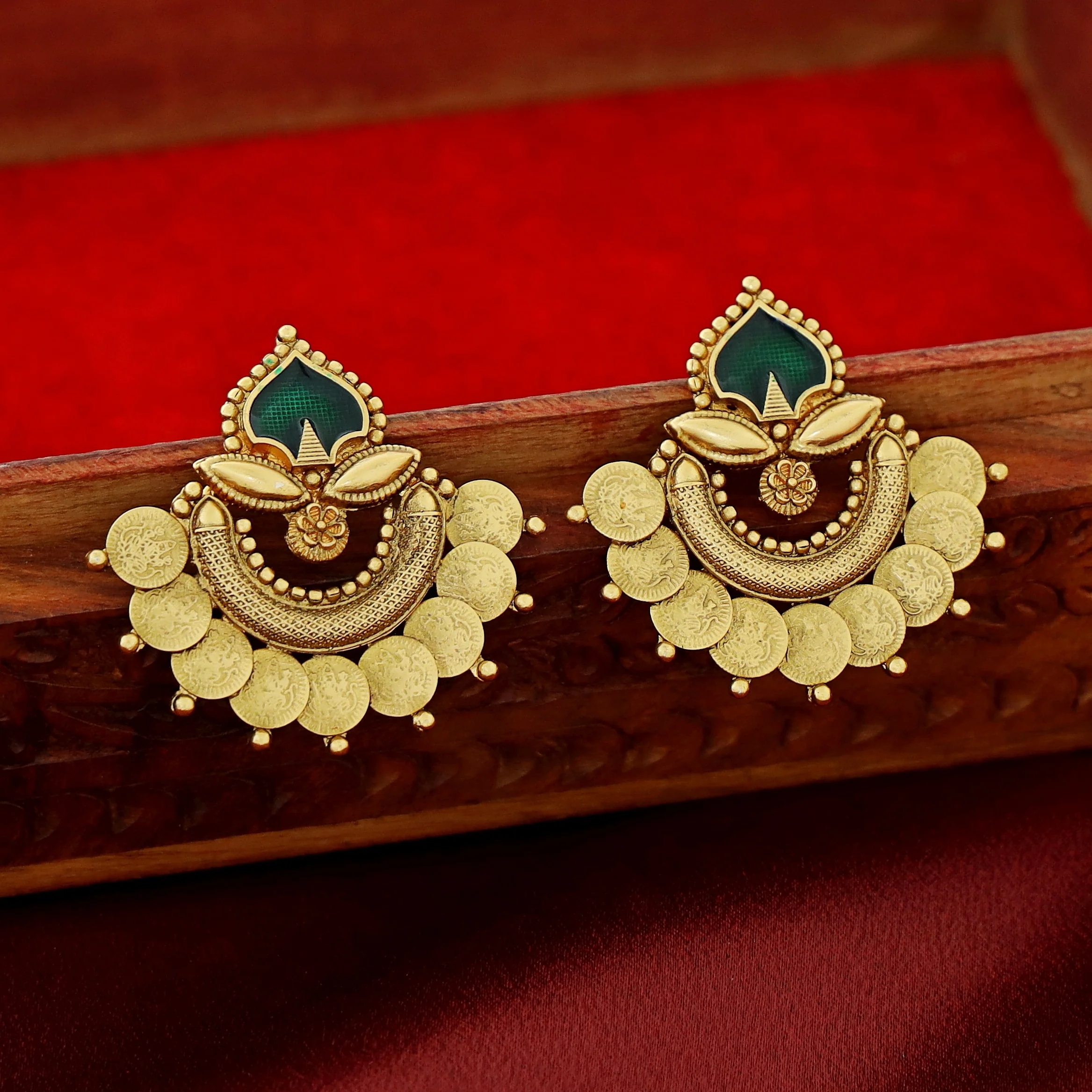Aadhavi Kashi Enamel Palakka Earring - Image 7