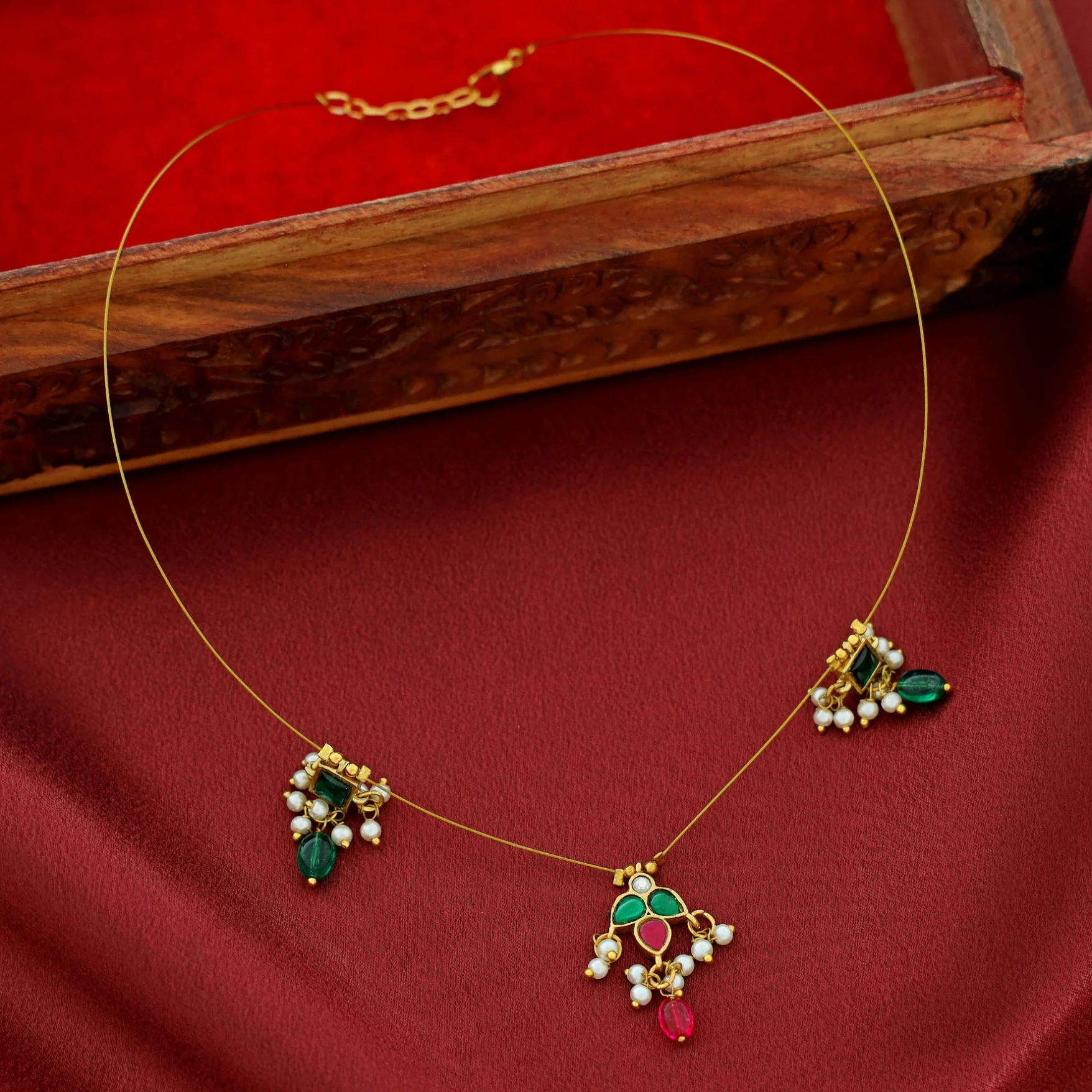 Aadhavi Jadau Kundan Pearl String Neckpiece - Image 10