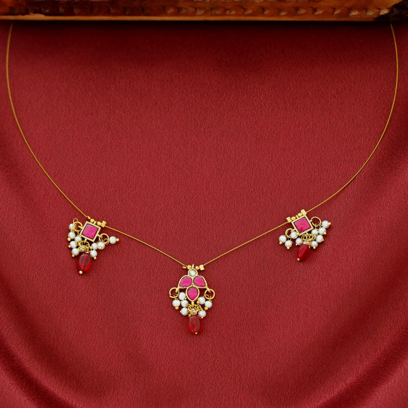 Aadhavi Jadau Kundan Pearl String Neckpiece - Image 4