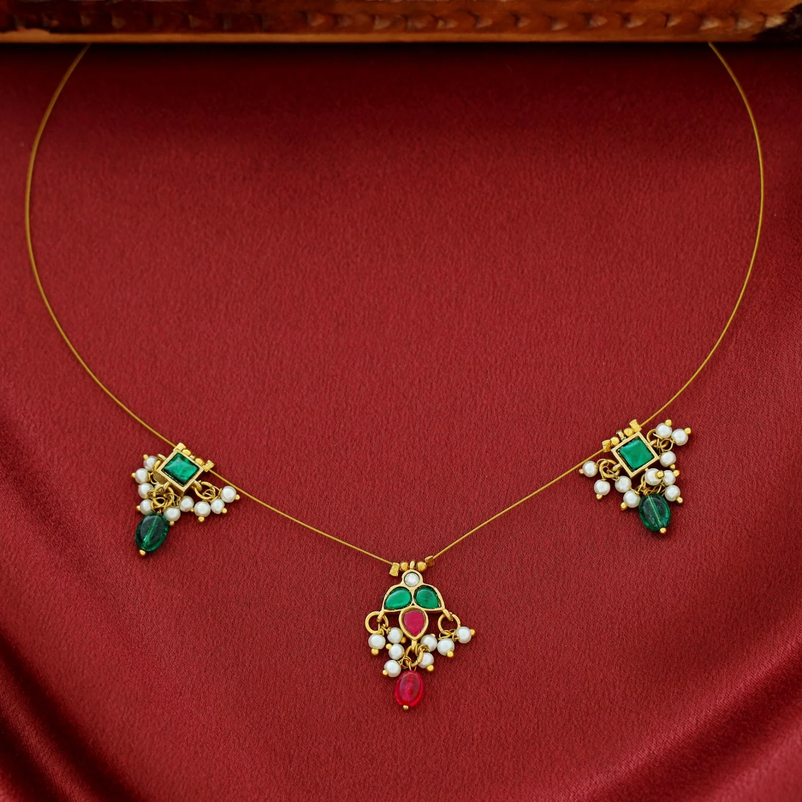 Aadhavi Jadau Kundan Pearl String Neckpiece - Image 9
