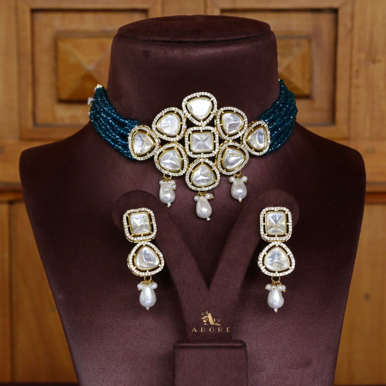 Aadhyavi Polki Kundan Choker With Earring - Image 3