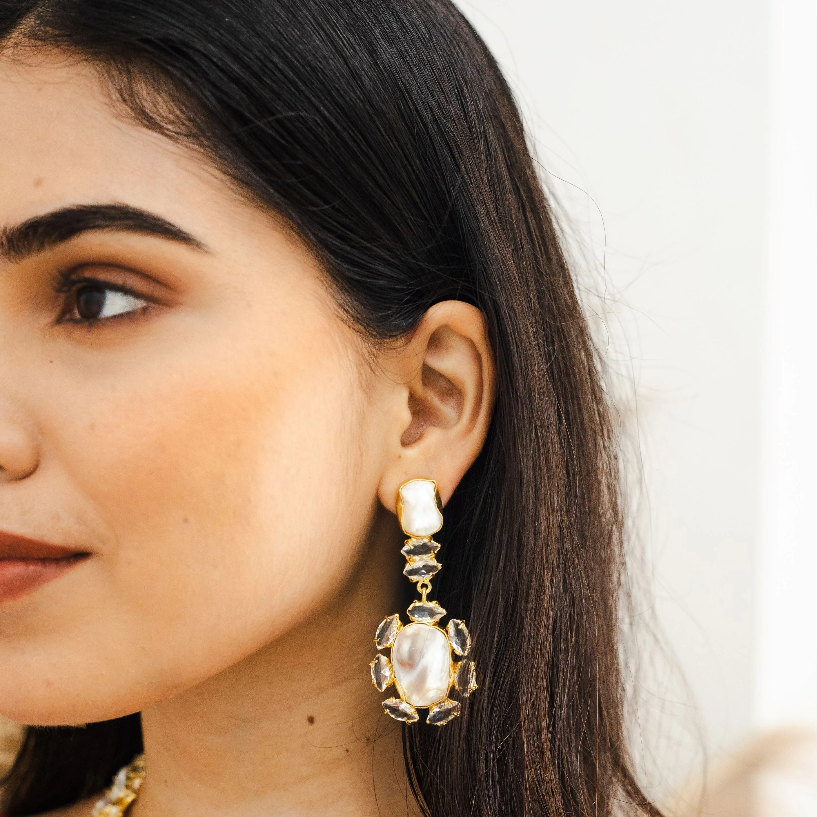 Aadriya Baroque Neckpiece With Earring - Image 5