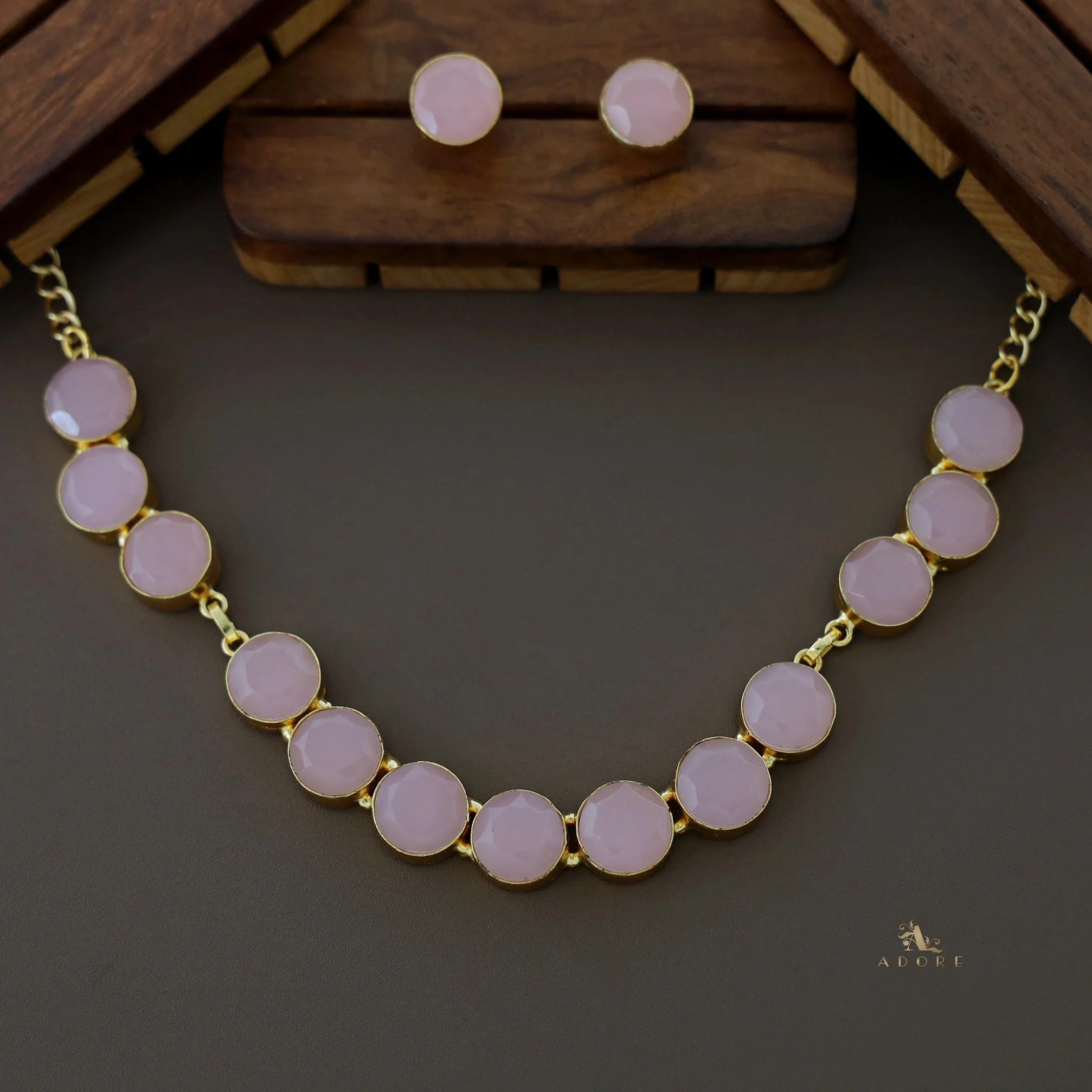Aakancha Glossy Neckpiece With Earring - Image 10