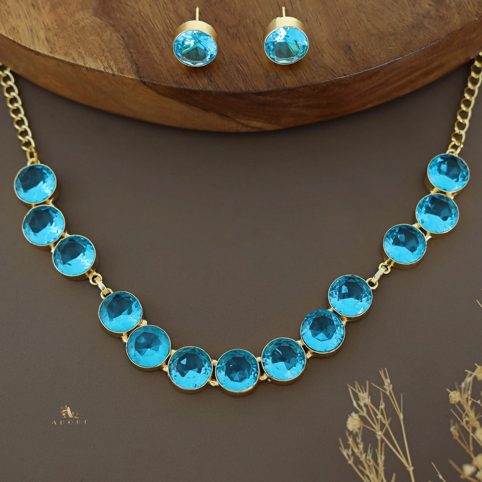 Aakancha Glossy Neckpiece With Earring - Image 15