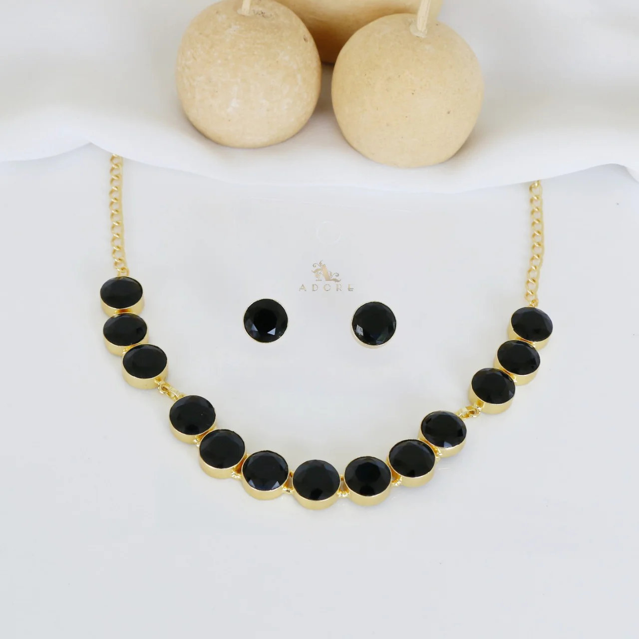 Aakancha Glossy Neckpiece With Earring - Image 3