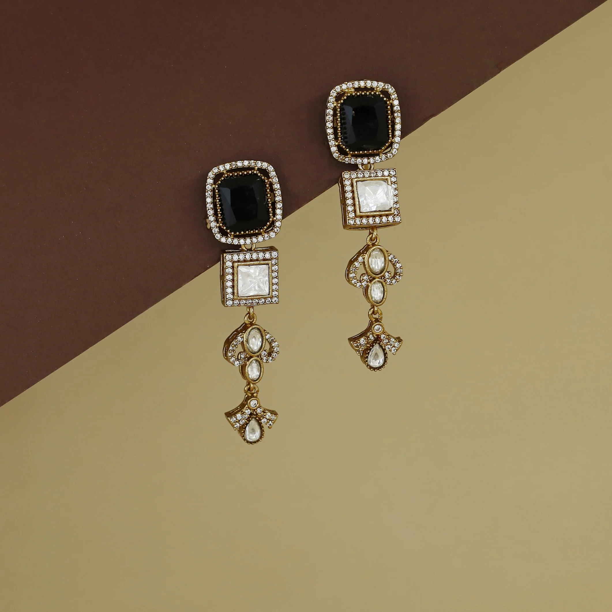 Aaloka Kundan AD Stone Glossy Stone Earring - Image 9
