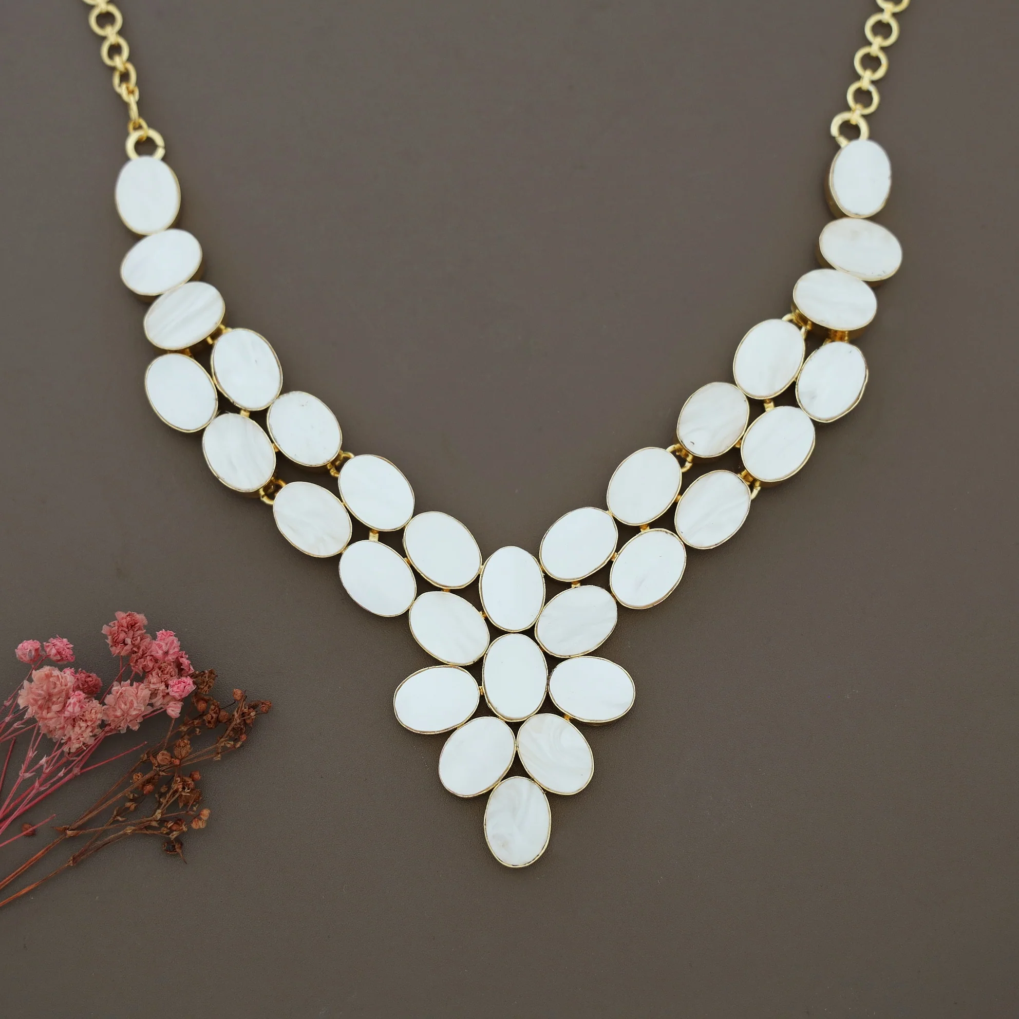 Aamira MOP Neckpiece - Image 2