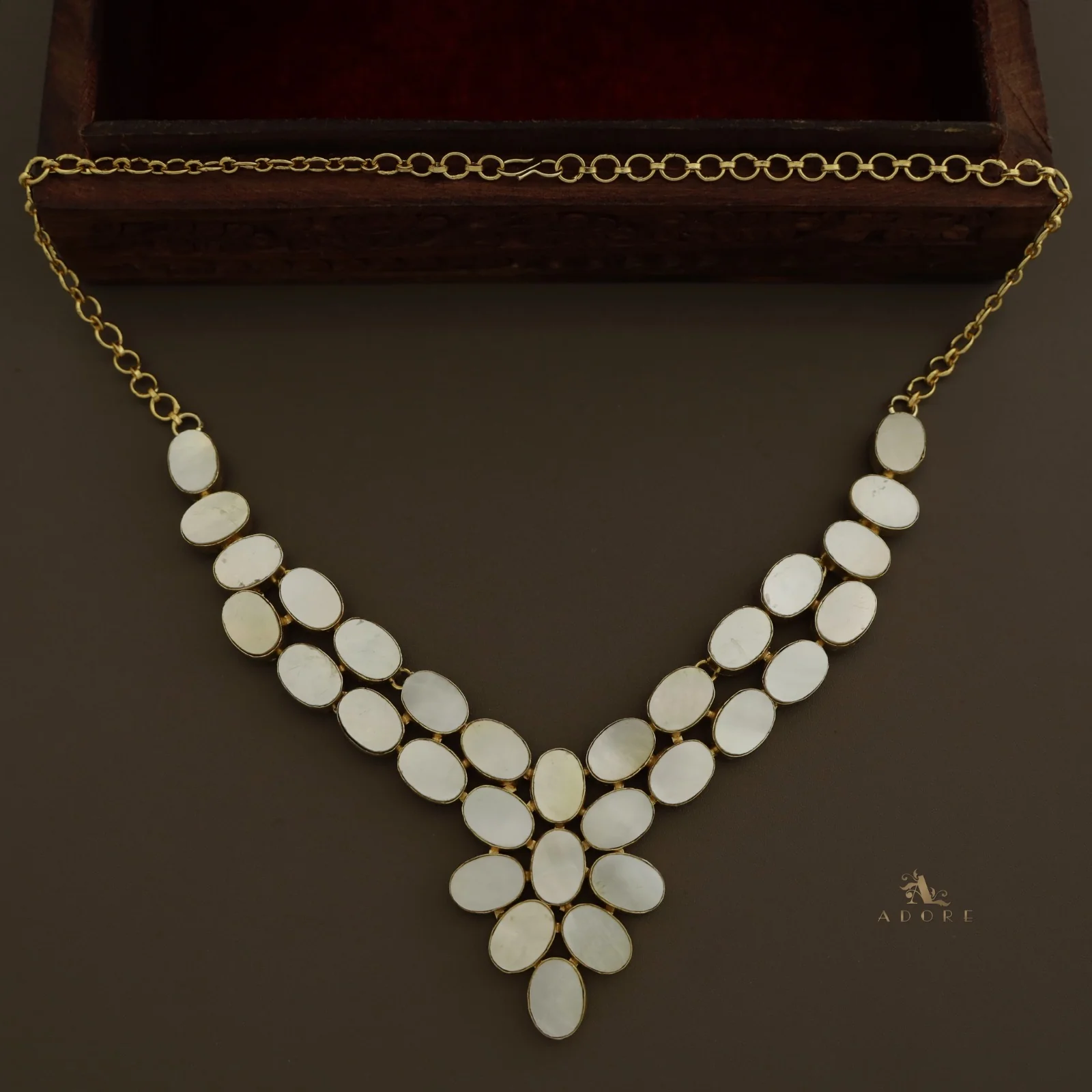 Aamira MOP Neckpiece - Image 4
