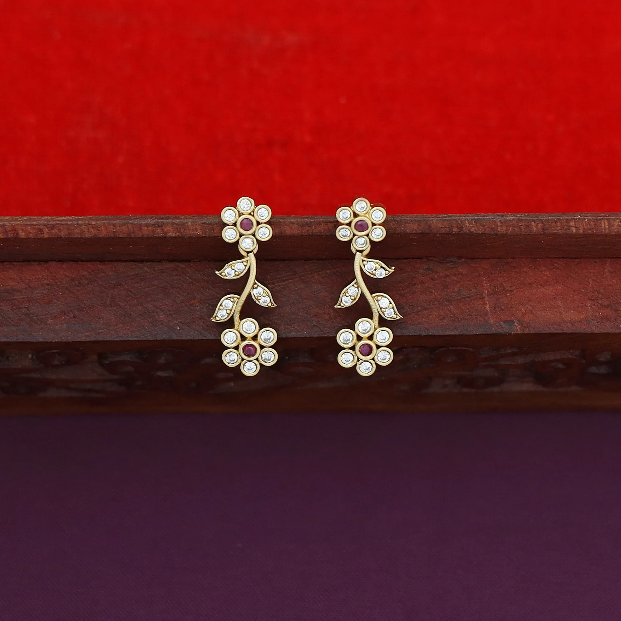 Aanchal Stone Flower & Leaf Short Neckpiece With Earring - Image 7