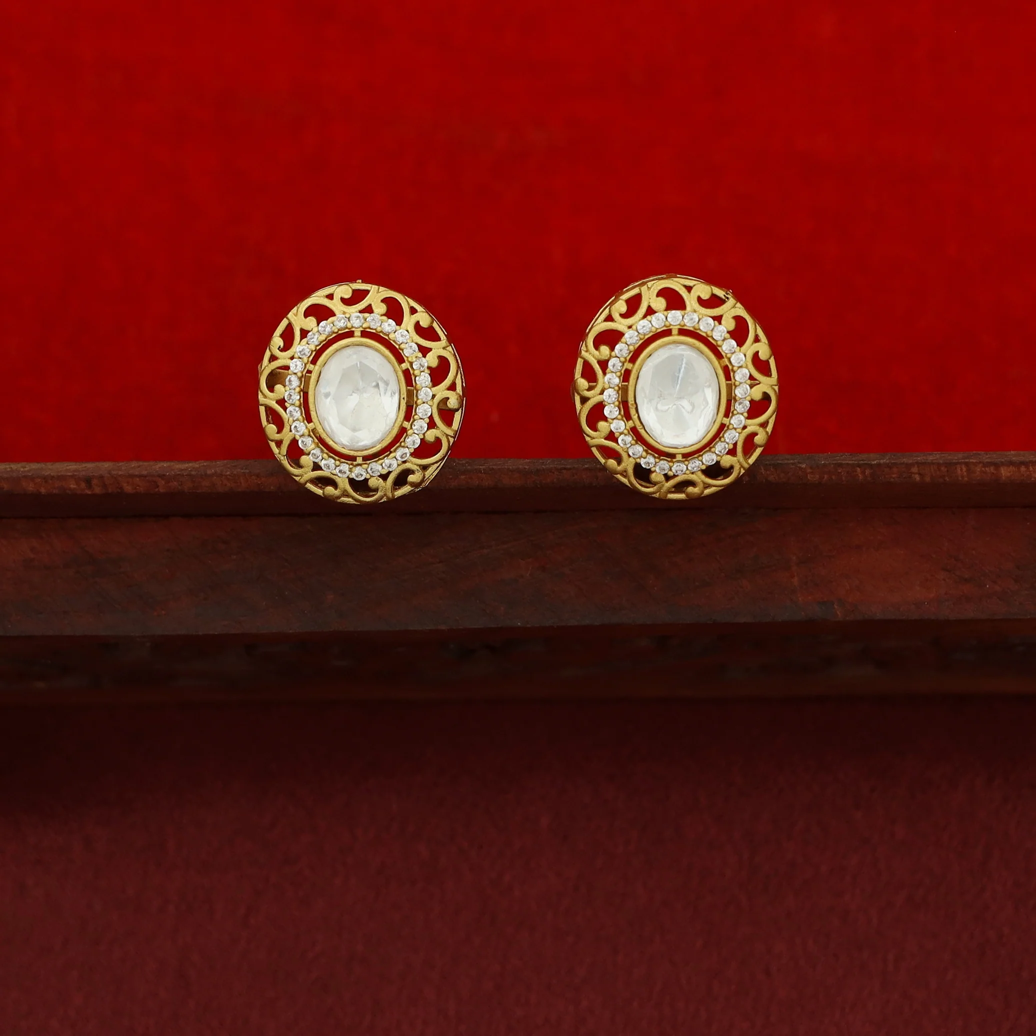 Aarabhi Kundan Oval & Circle Short Neckpiece/Choker With Earring - Image 10