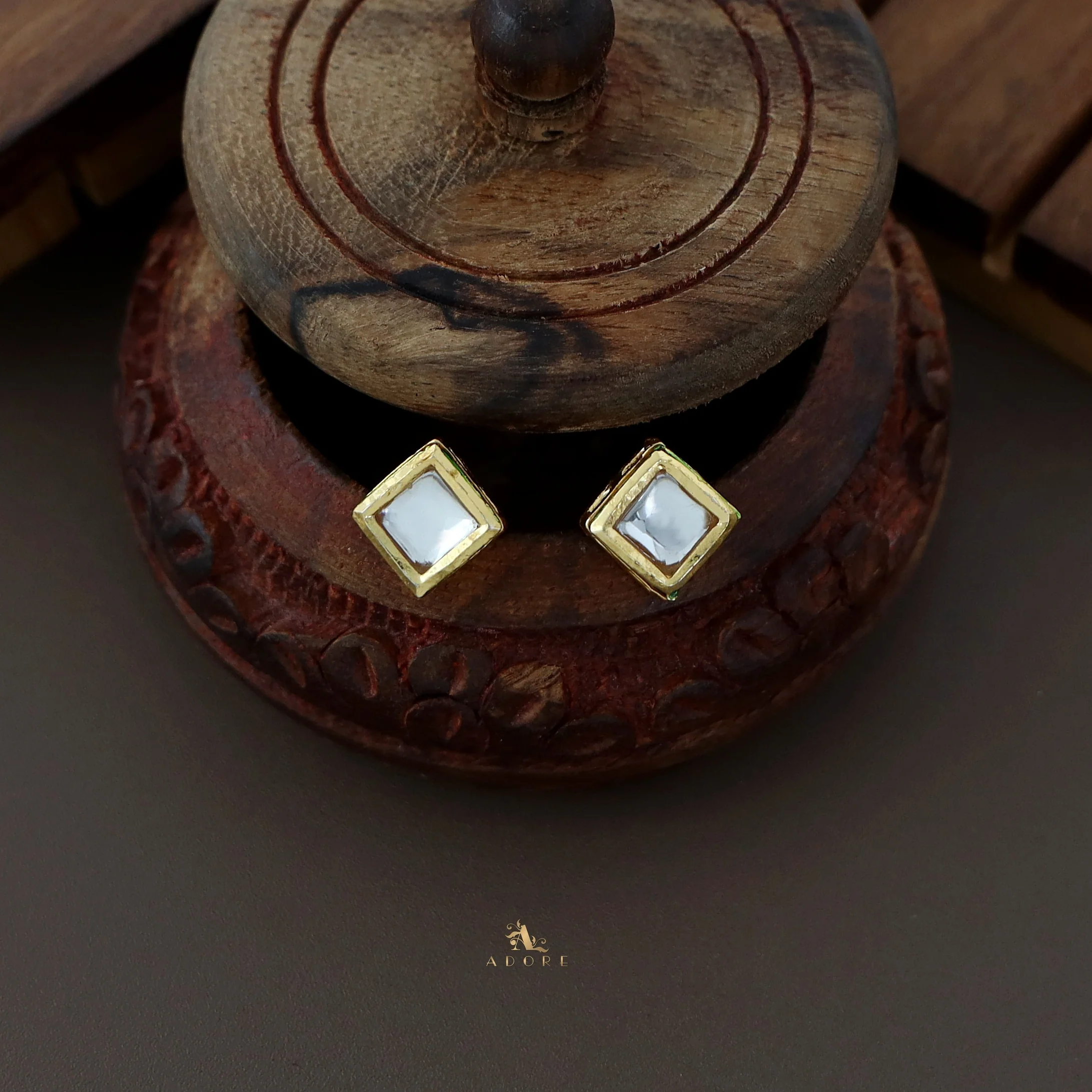 Aarohi Kundan Choker with Earring - Image 3