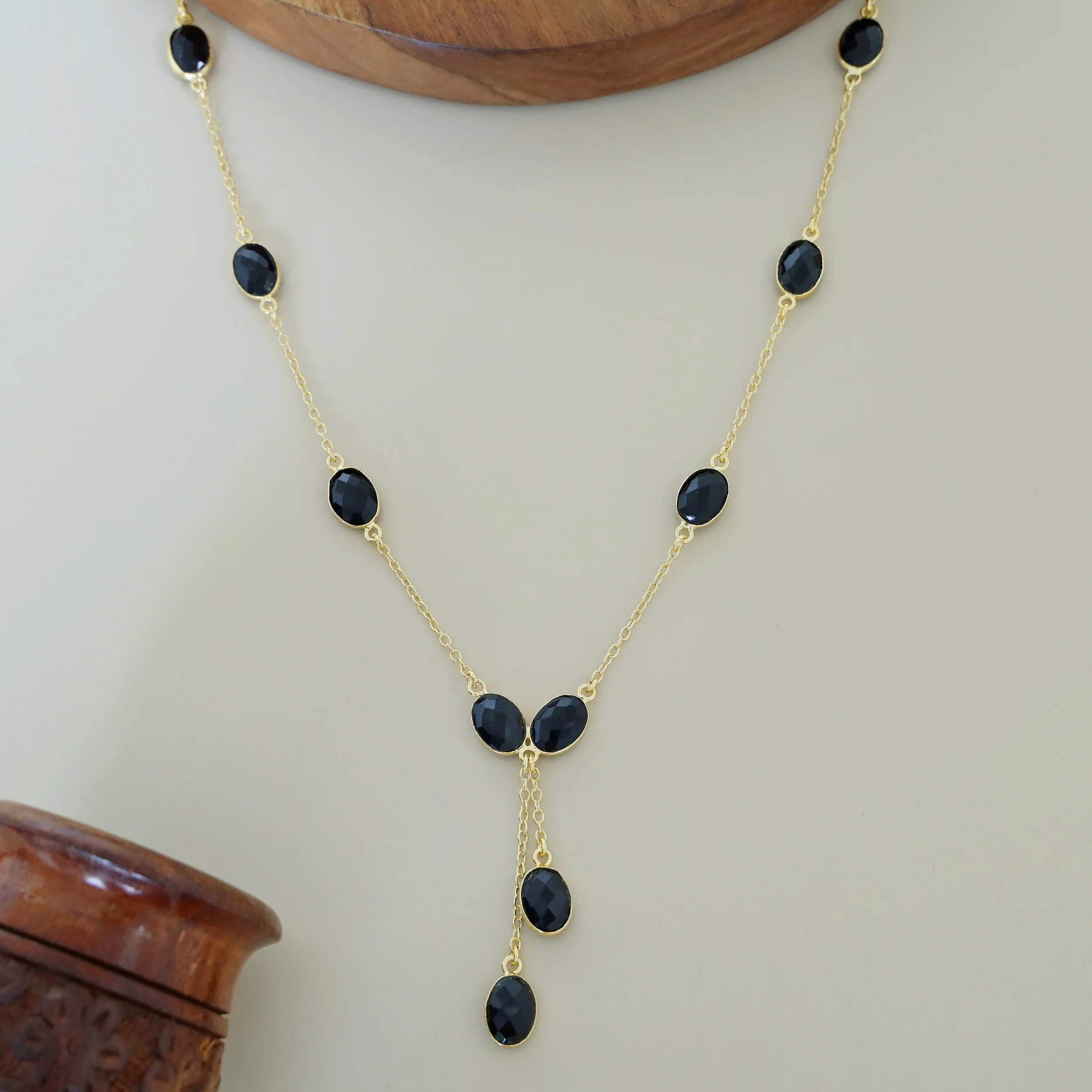 Aashi Oval Glossy Stone Long Neckpiece - Image 10