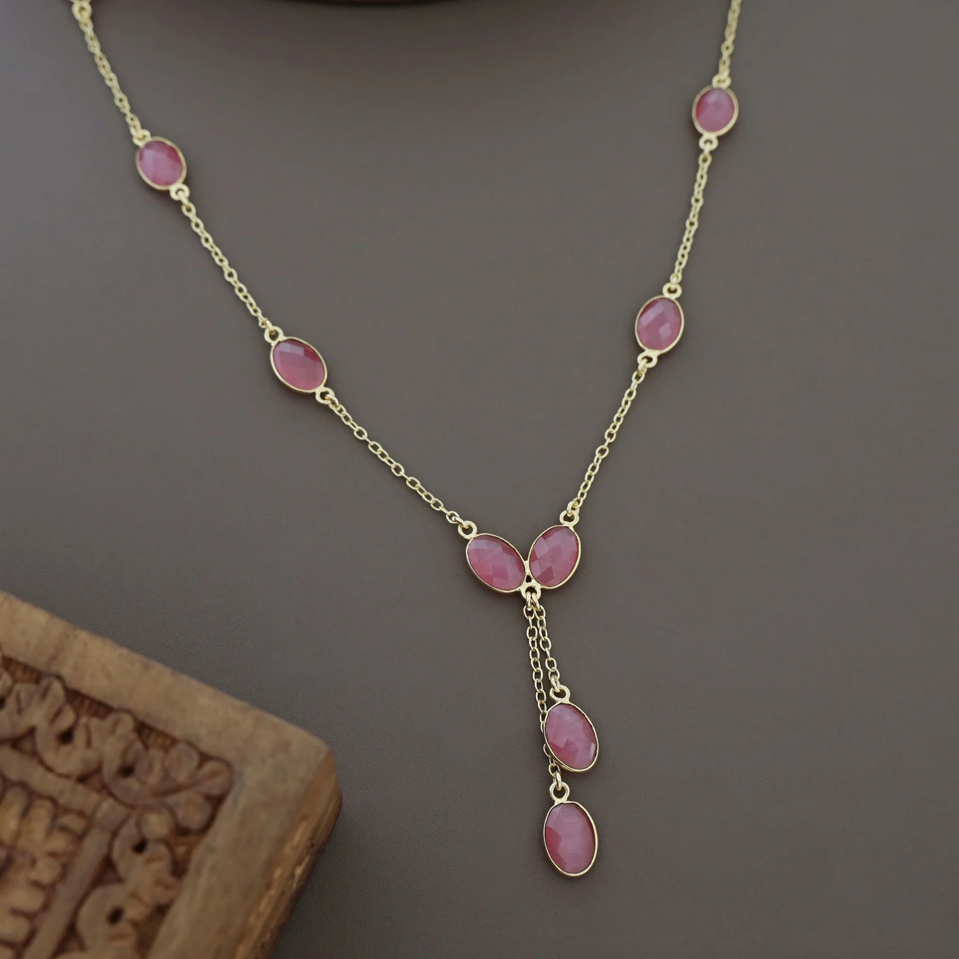 Aashi Oval Glossy Stone Long Neckpiece - Image 15