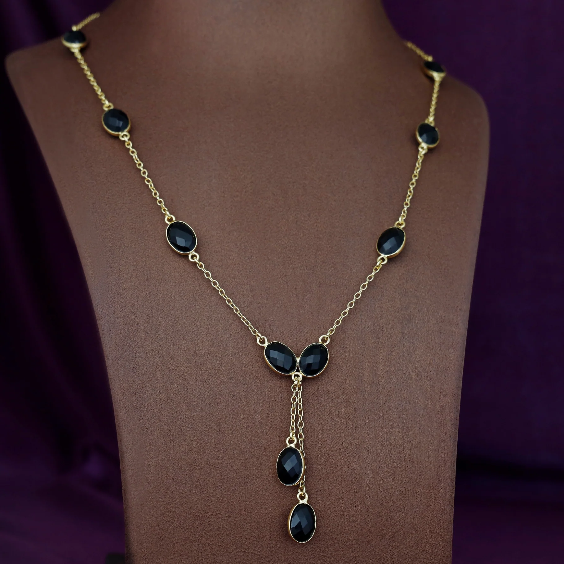Aashi Oval Glossy Stone Long Neckpiece - Image 4