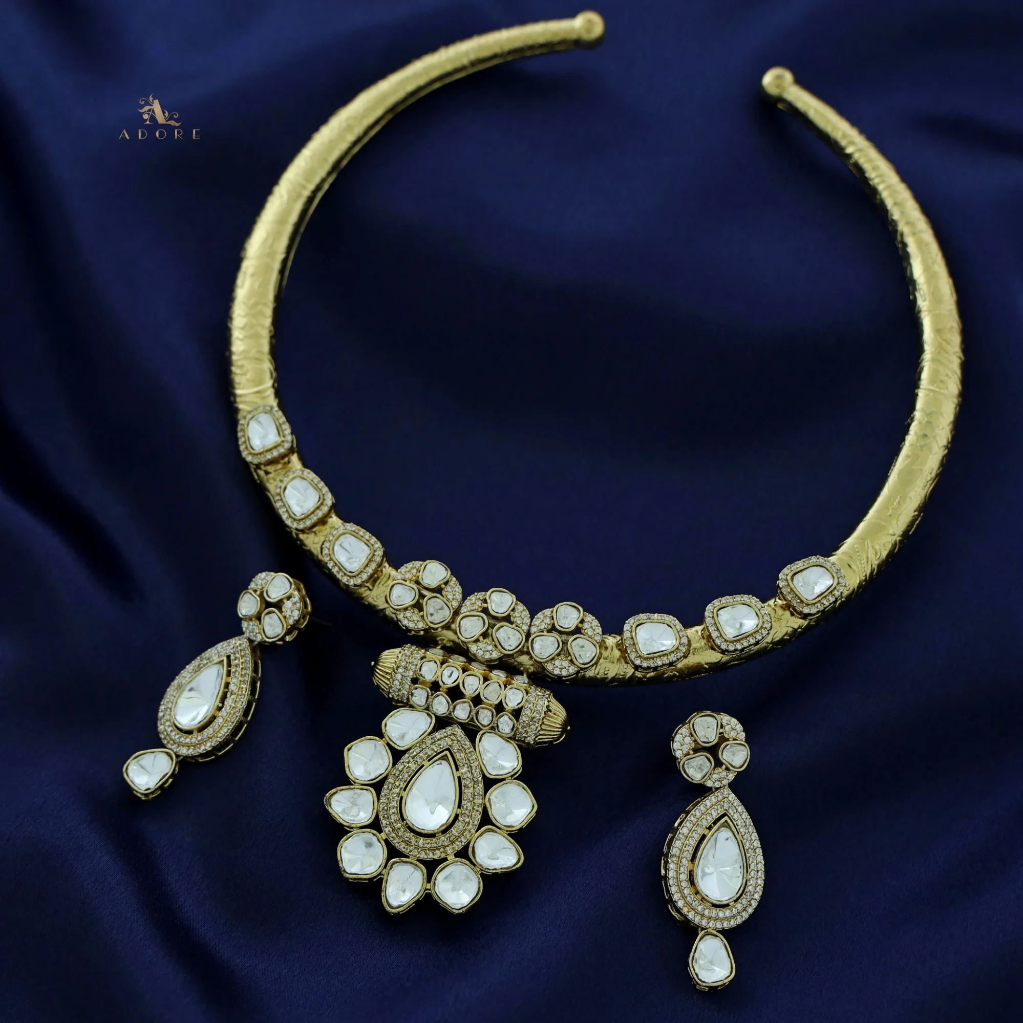 Aashvi Golden Polki Kundan Neck Cuff With Earring - Image 5