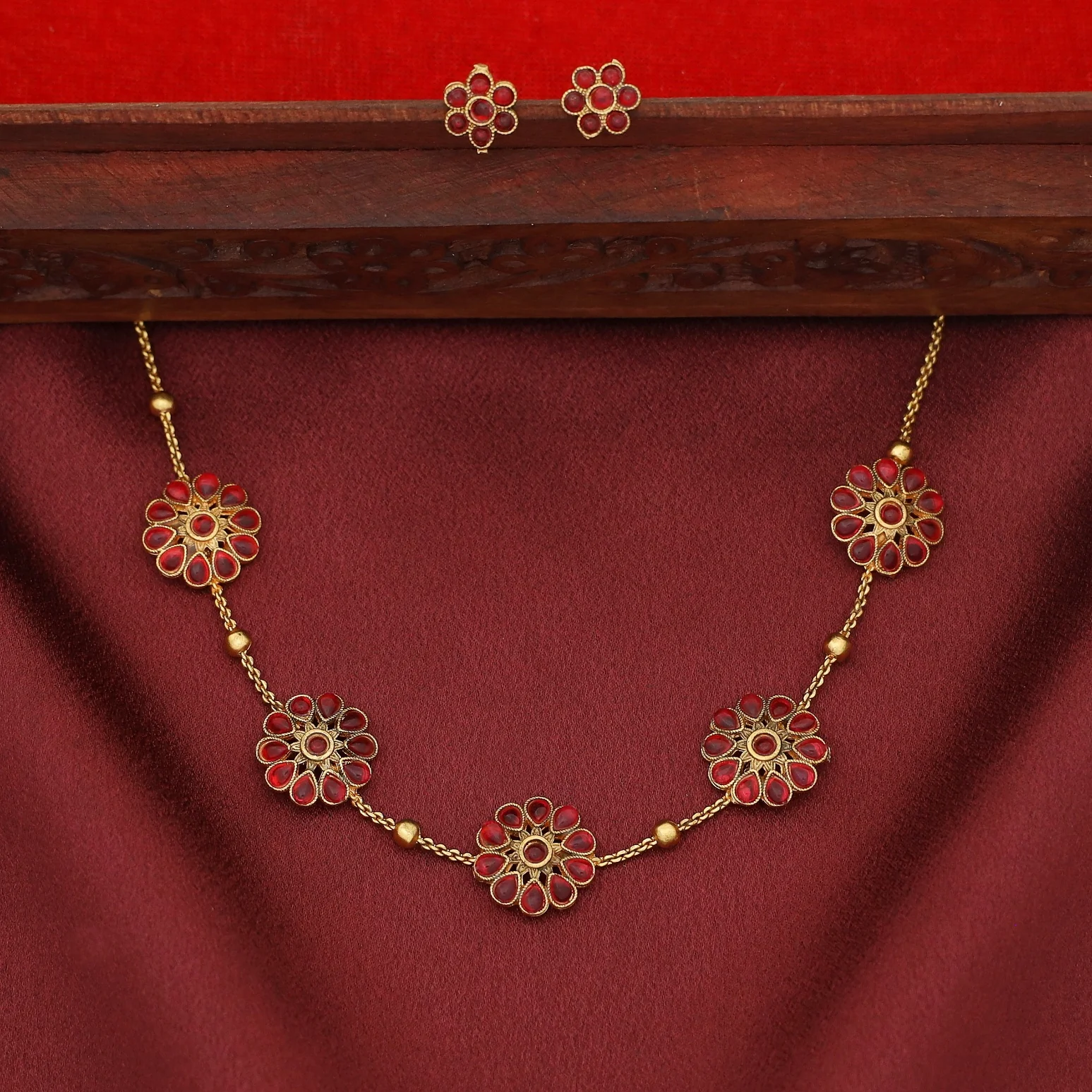 Aathmika 5 Flower Golden Ball Short Neckpiece With Earring - Image 3