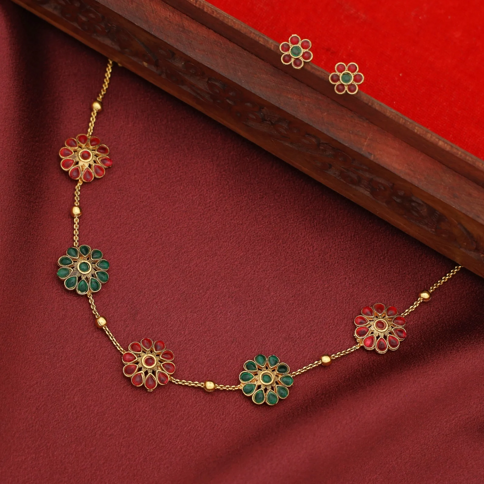 Aathmika 5 Flower Golden Ball Short Neckpiece With Earring - Image 6