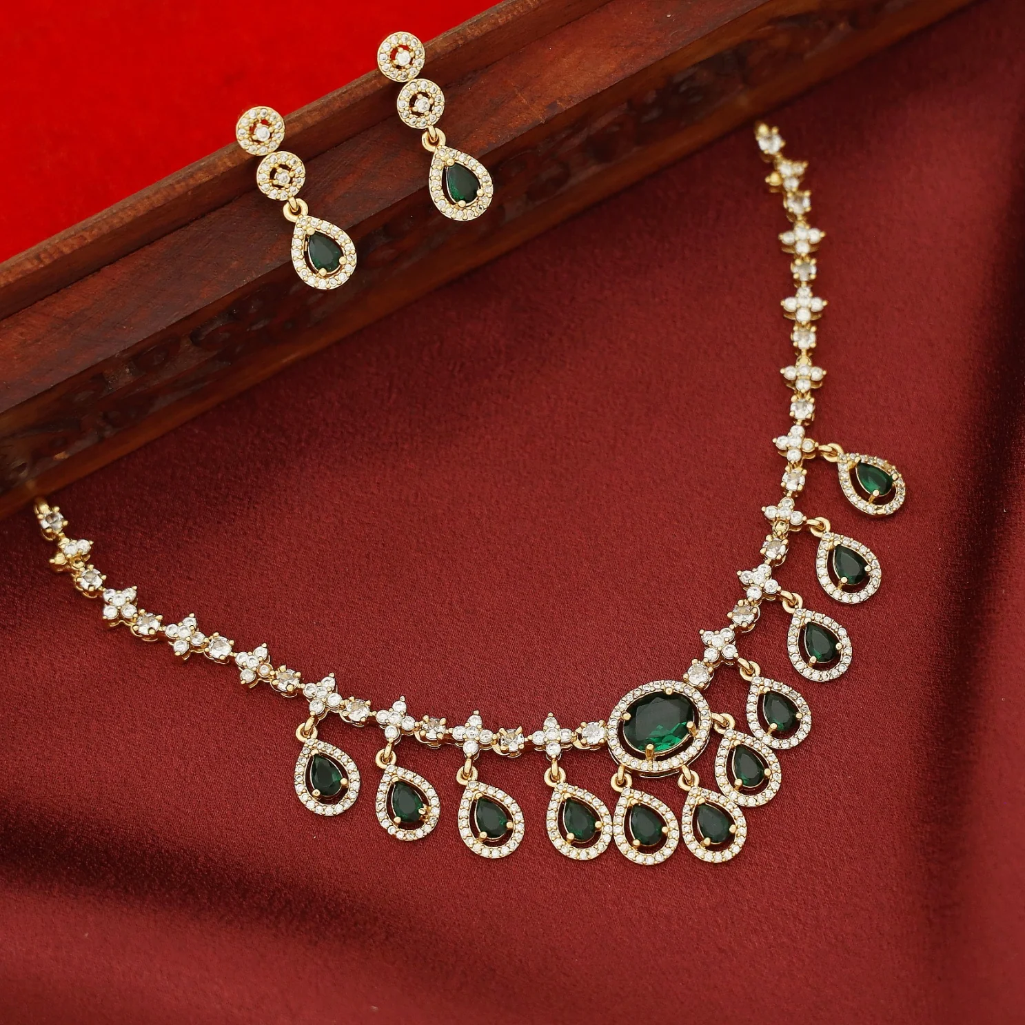 Aavya AD Stone Drop Oval Glossy Neckpiece With Earring - Image 4