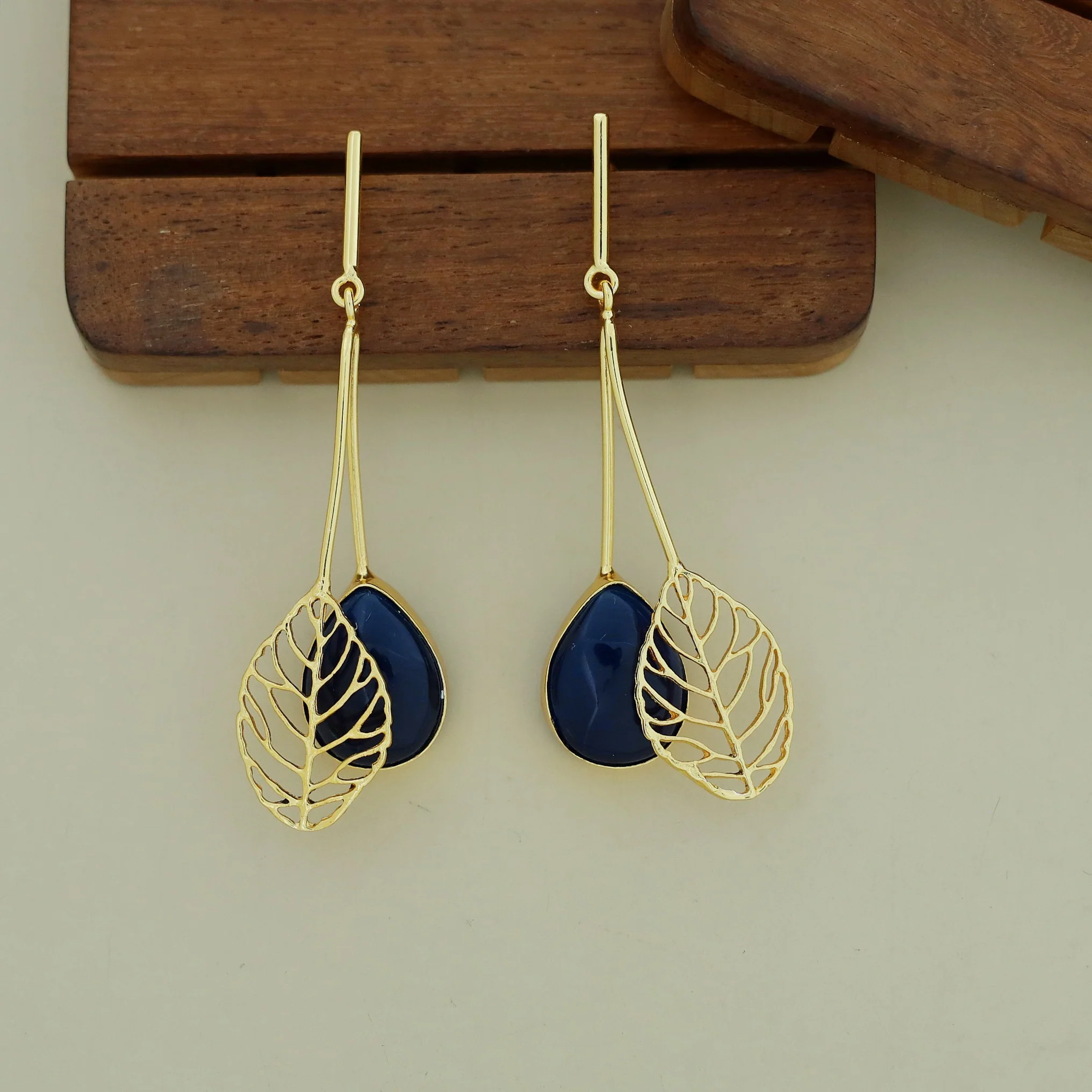 Aayla Golden Leafy Glossy Stone Earring - Image 3