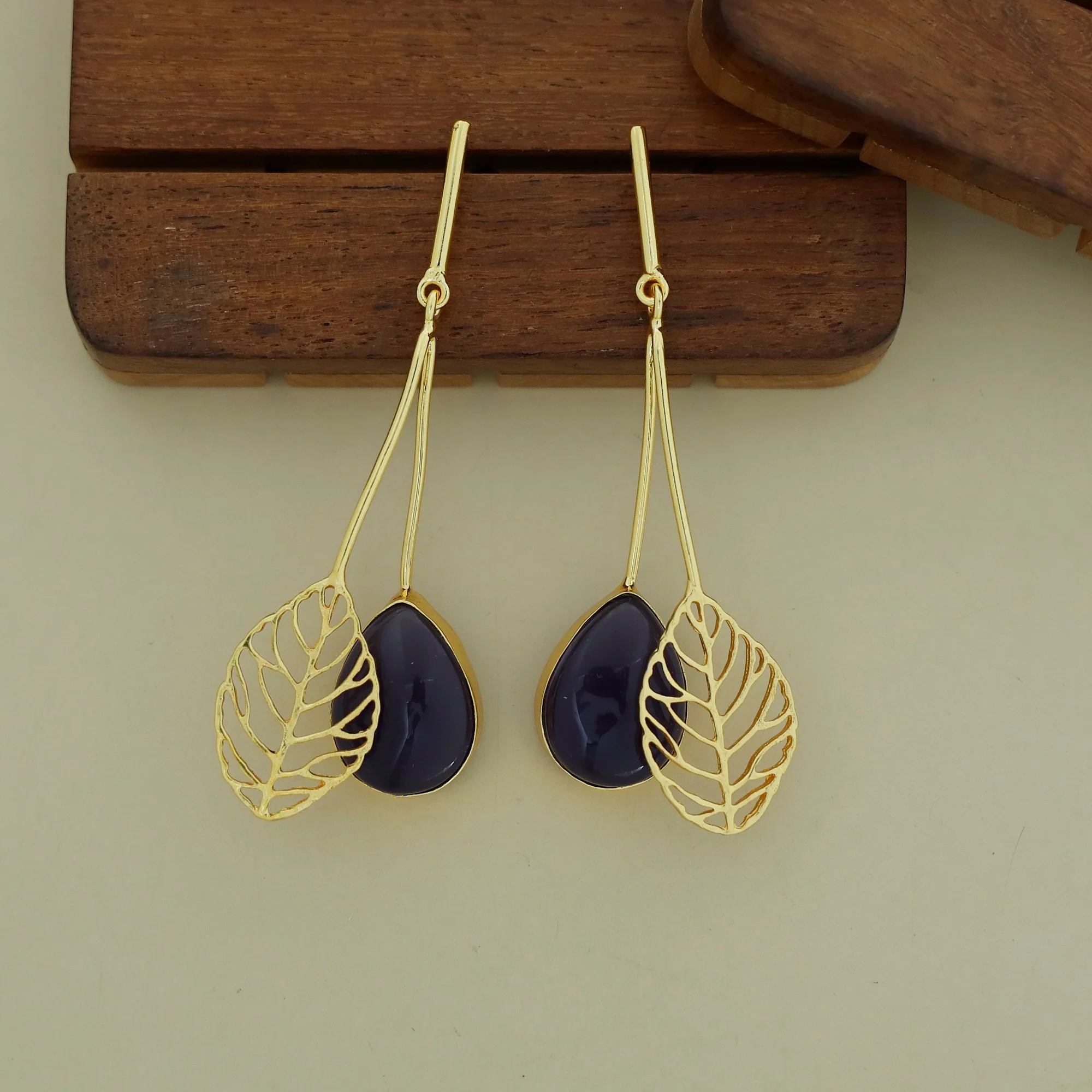 Aayla Golden Leafy Glossy Stone Earring - Image 5
