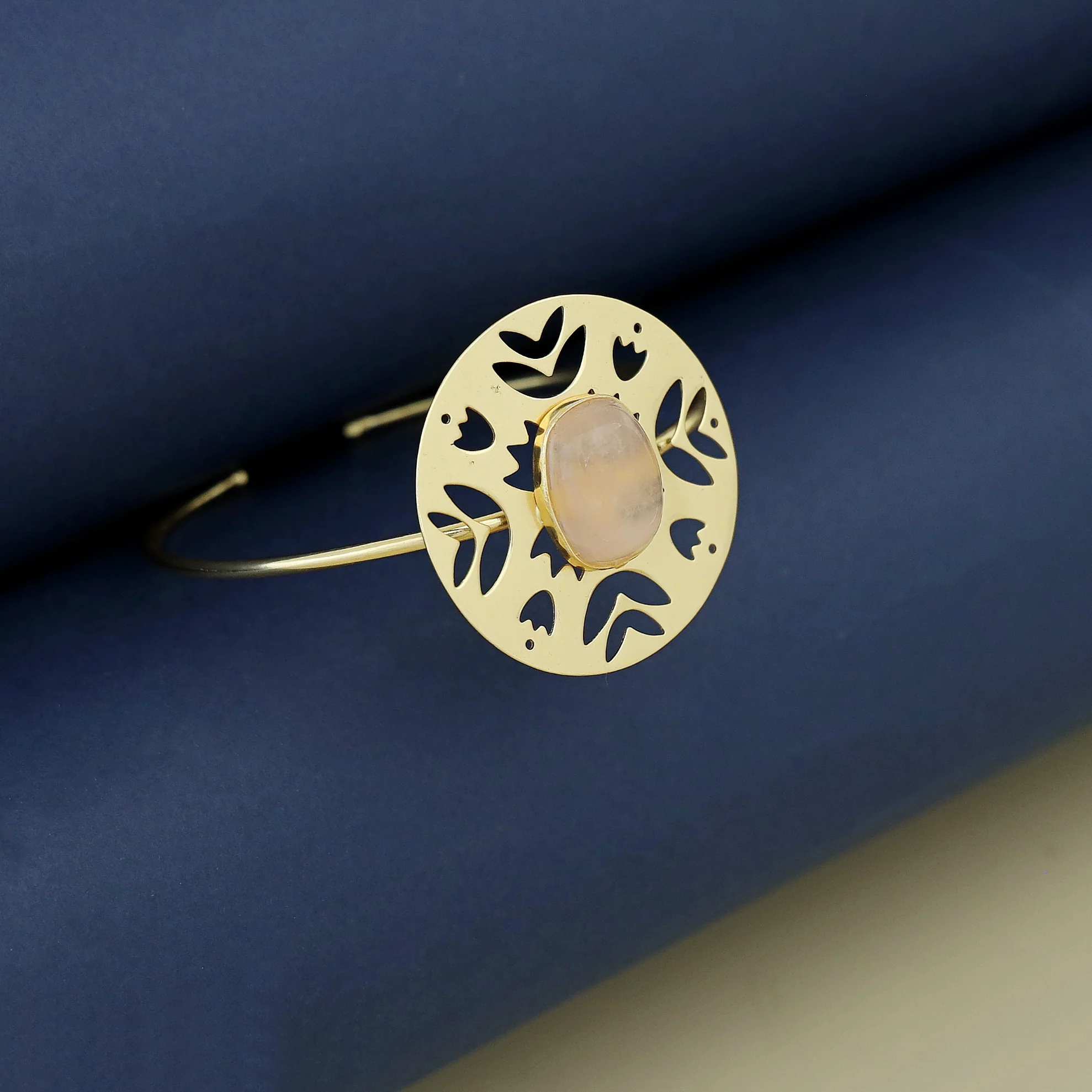 Abhira Golden Circle Oval Natural Stone Bangle - Image 3