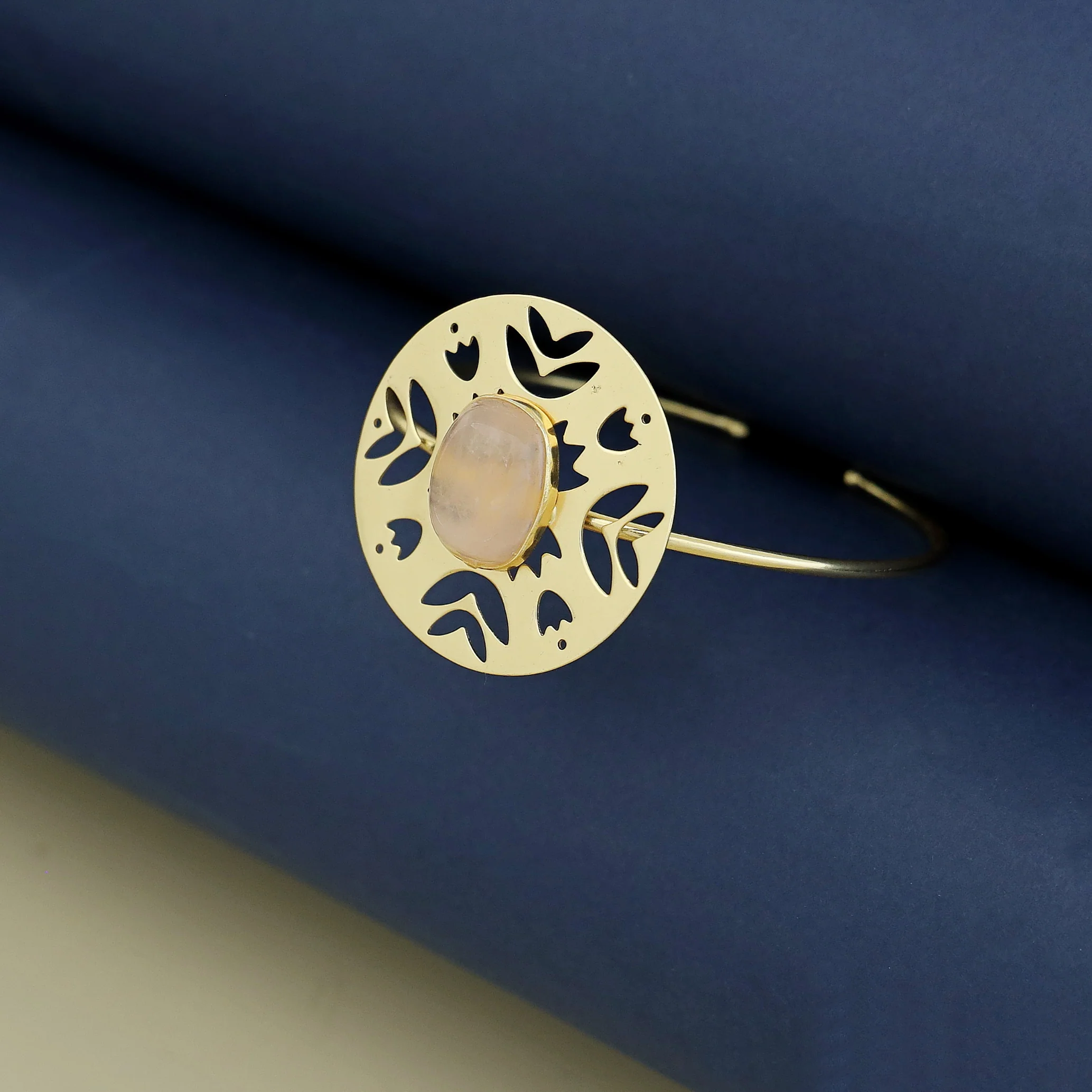 Abhira Golden Circle Oval Natural Stone Bangle - Image 4