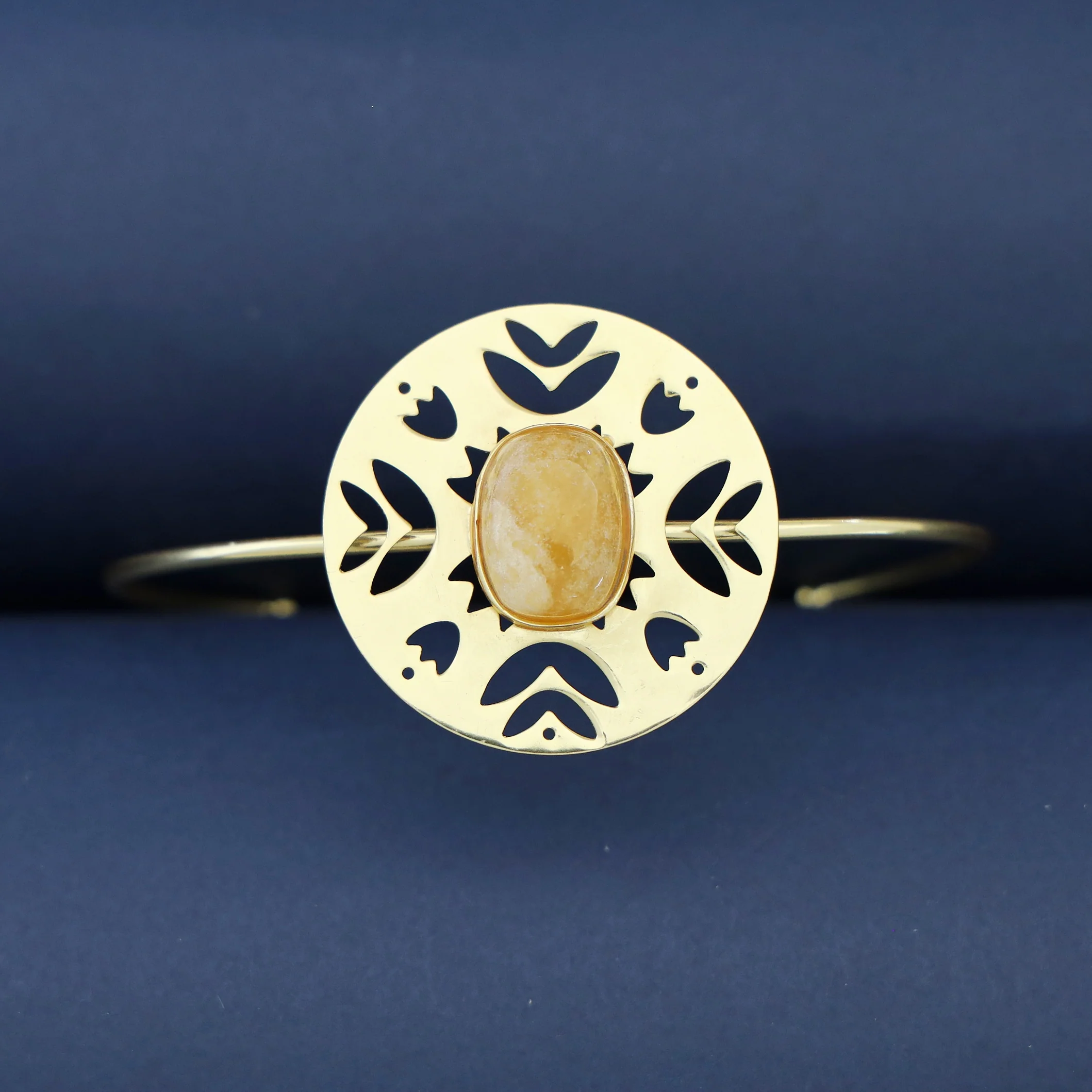 Abhira Golden Circle Oval Natural Stone Bangle - Image 5