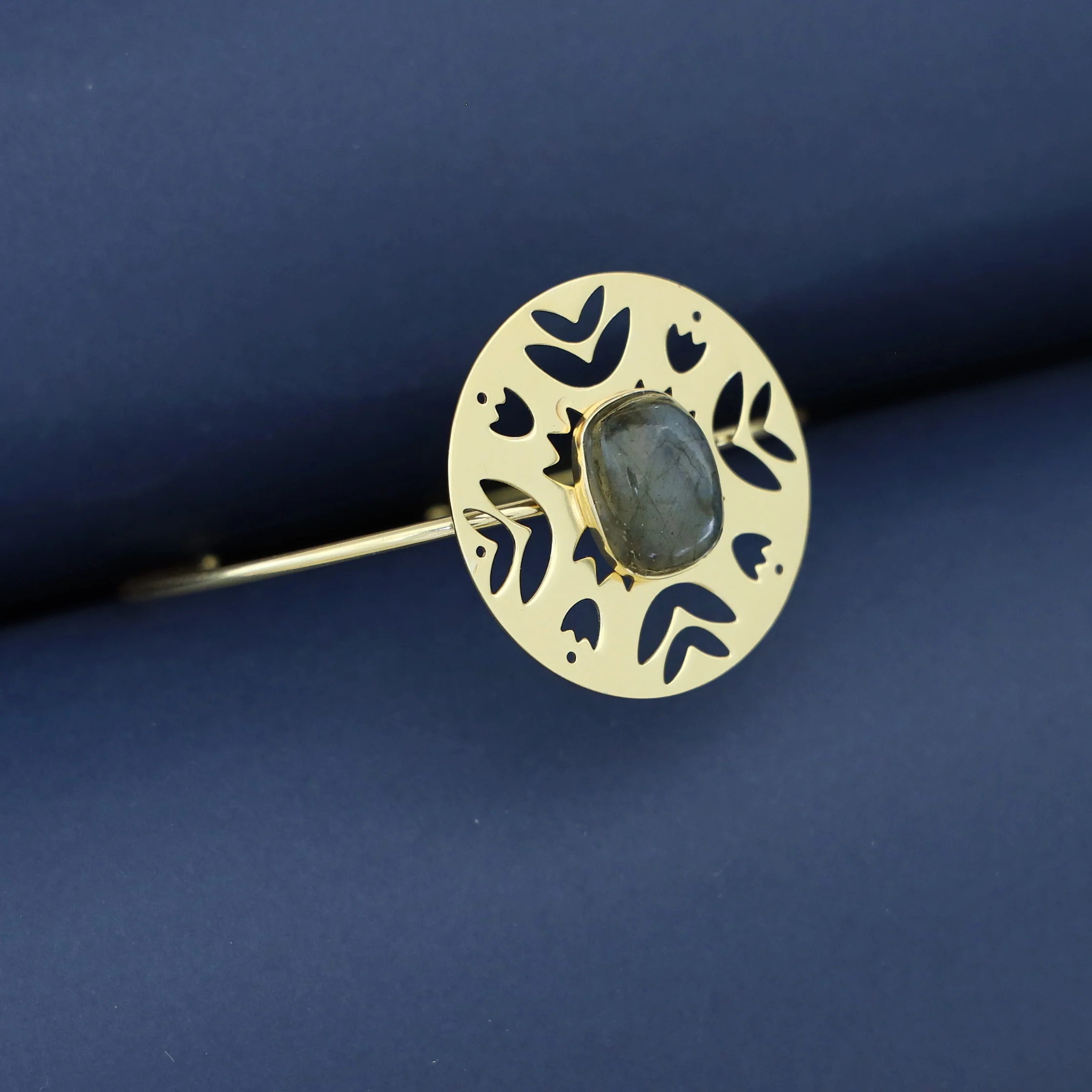 Abhira Golden Circle Oval Natural Stone Bangle - Image 7