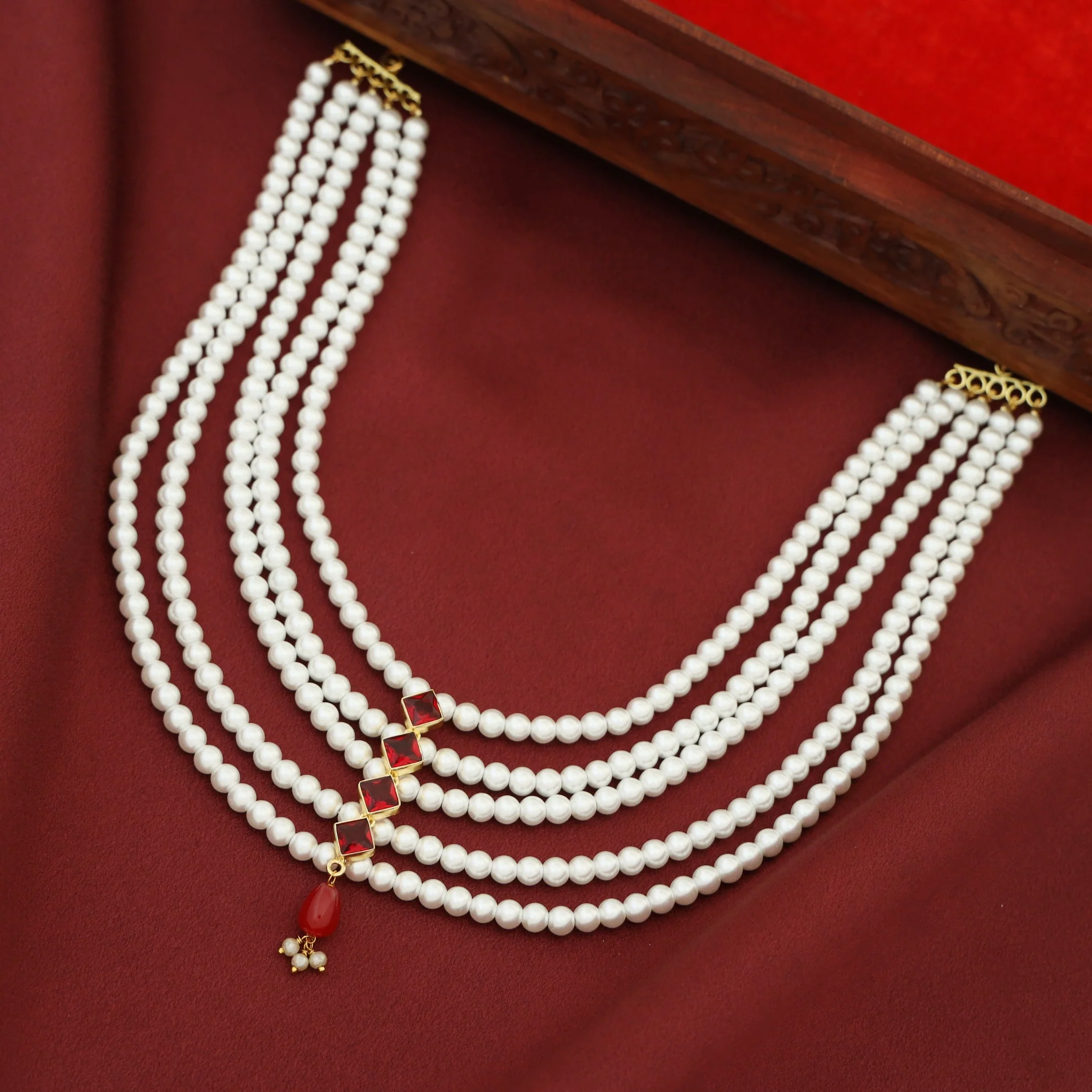 Abhisvara 5 Layer Glossy Diamond Pearl Neckpiece - Image 5