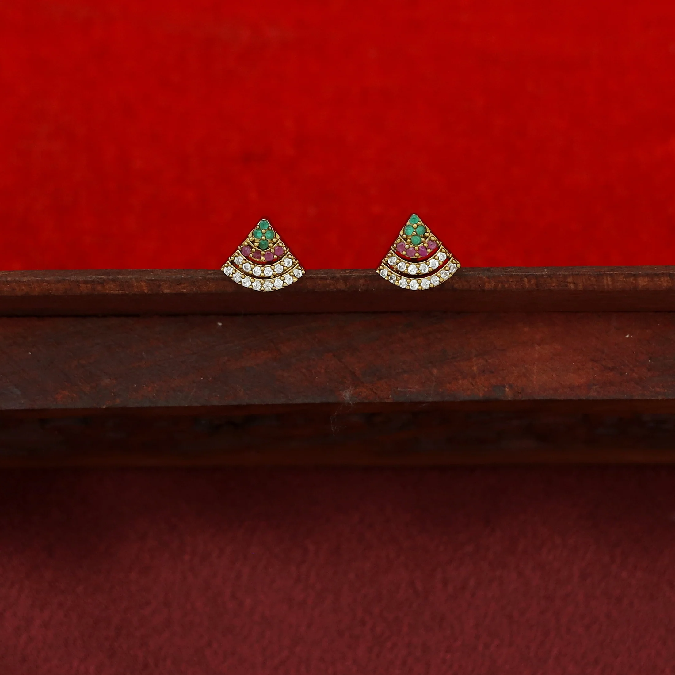 Shyama AD Stone Cone String Neckpiece With Stud - Image 6
