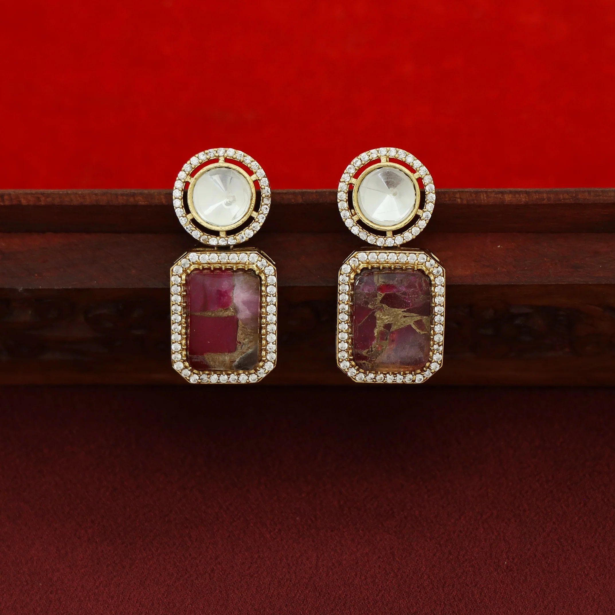 Charvi Multishape Kundan Short Neckpiece With Earring - Image 6