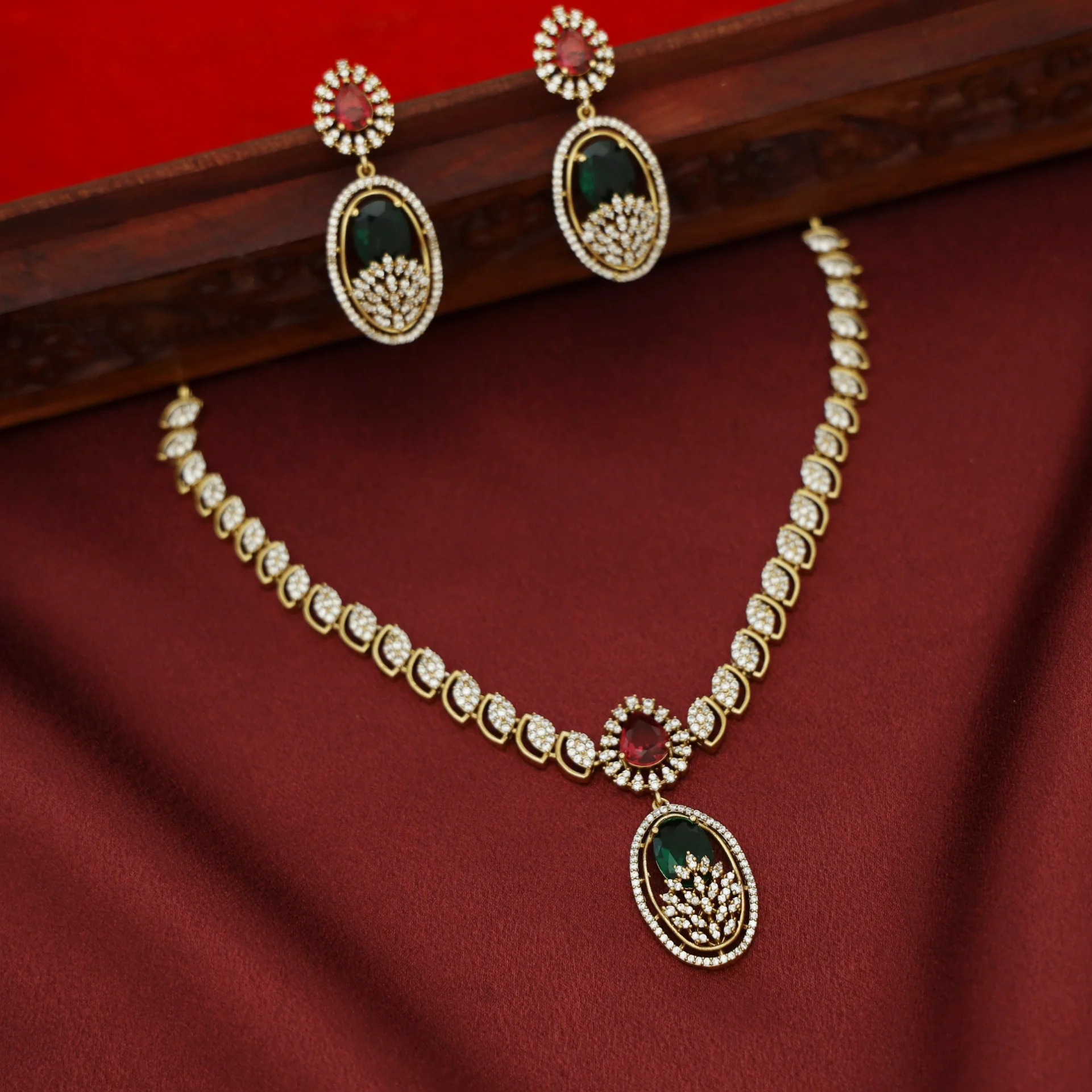 Miraya AD Stone Oval Drop Glossy Short Neckpiece With Earring - Image 6