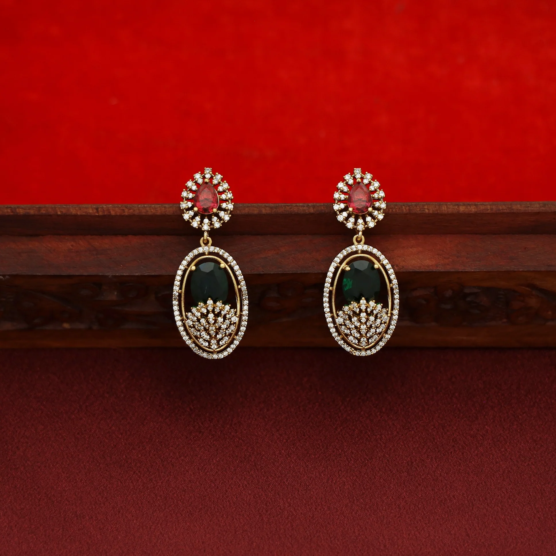 Miraya AD Stone Oval Drop Glossy Short Neckpiece With Earring - Image 7