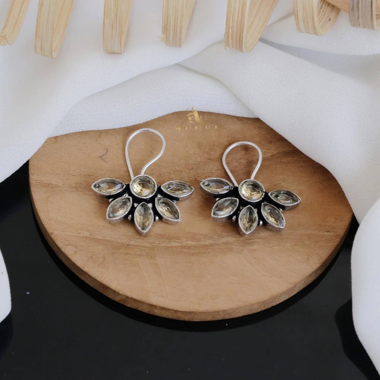 Adalia Half Flower Glossy Drop - Image 4